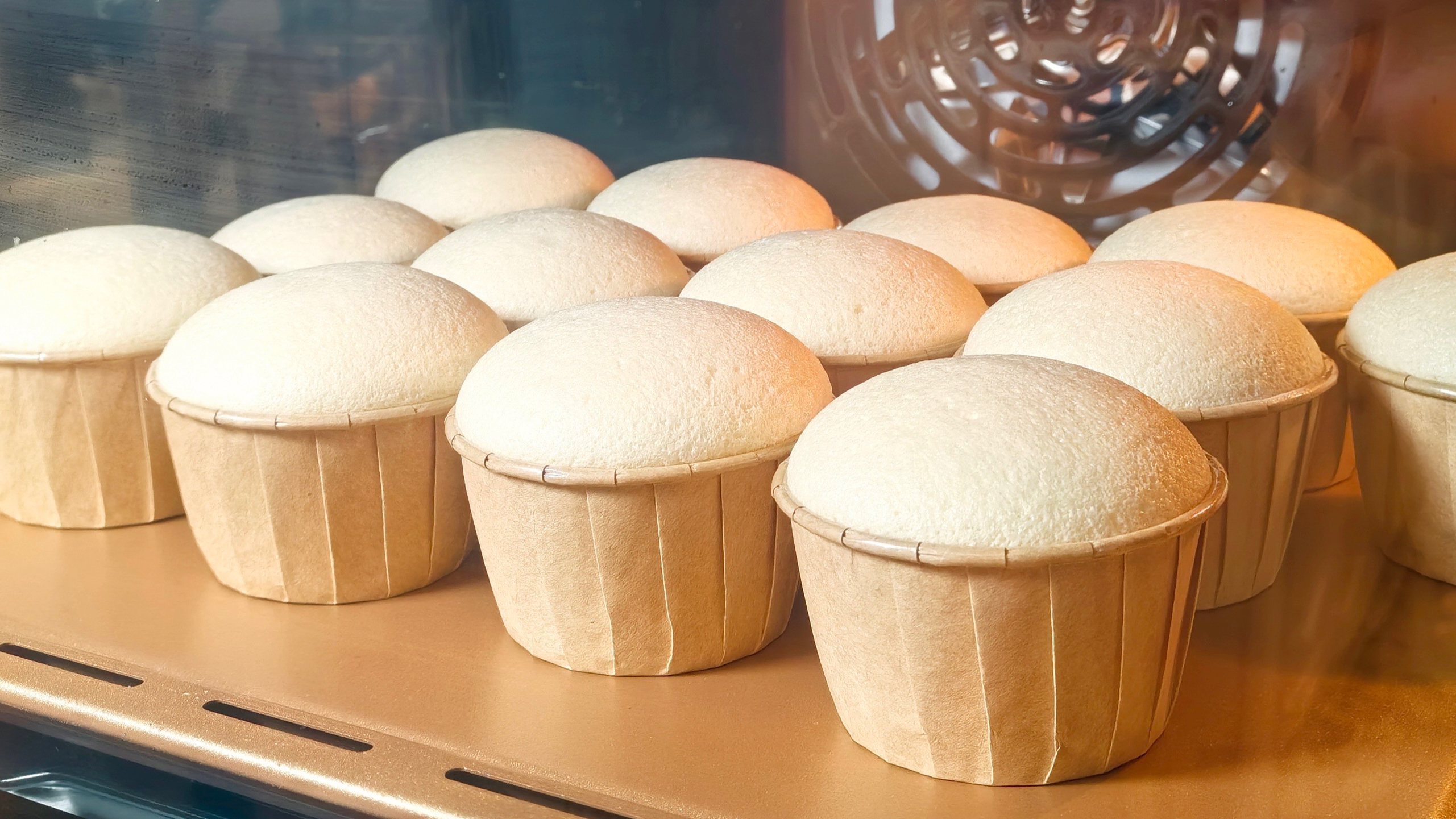 零失败不开裂不塌腰的纸杯蛋糕,棉花般轻盈蓬松,一口气吃了5个