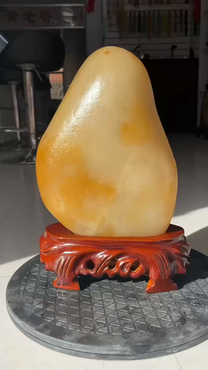 金丝玉原石摆件,非常漂亮,玉质细腻,整体冰透,石型非常好