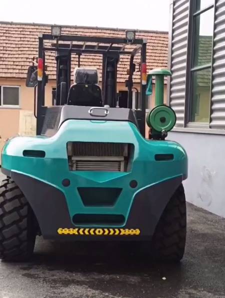 工程四驱越野叉车 铰接越野型搬运车多功能全地形叉车-度小视