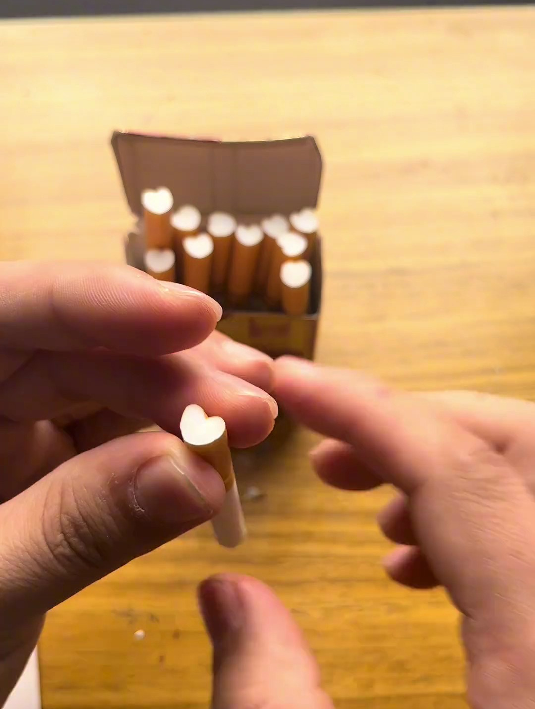 给爸爸做的心形香烟,希望爸爸能感受到我的爱-度小视