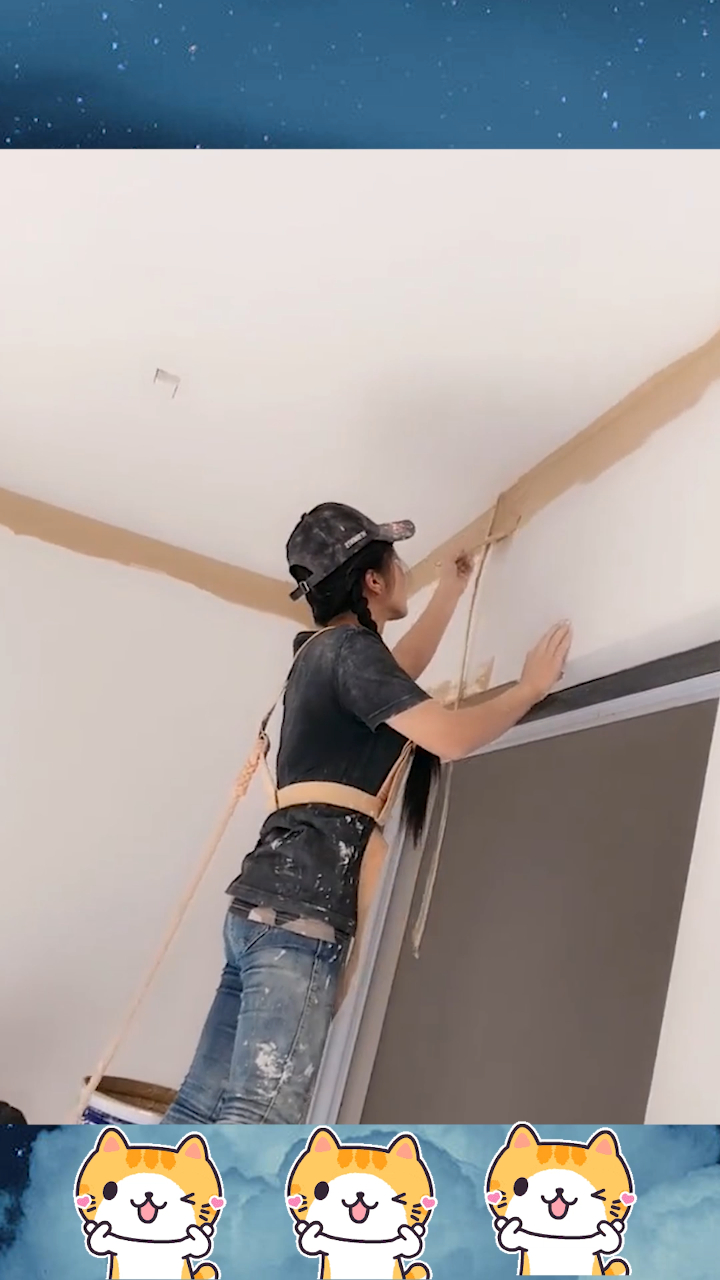 农村来的腻子工,每天为了生活,坚持着刮腻子