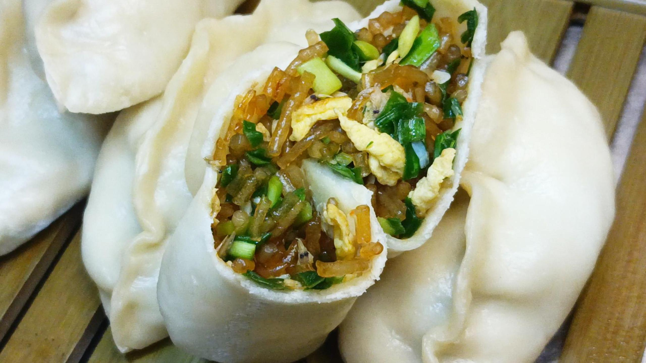 不烫面不发面,教你做清淡不油腻的蒸菜角,皮薄馅大鲜、香美味