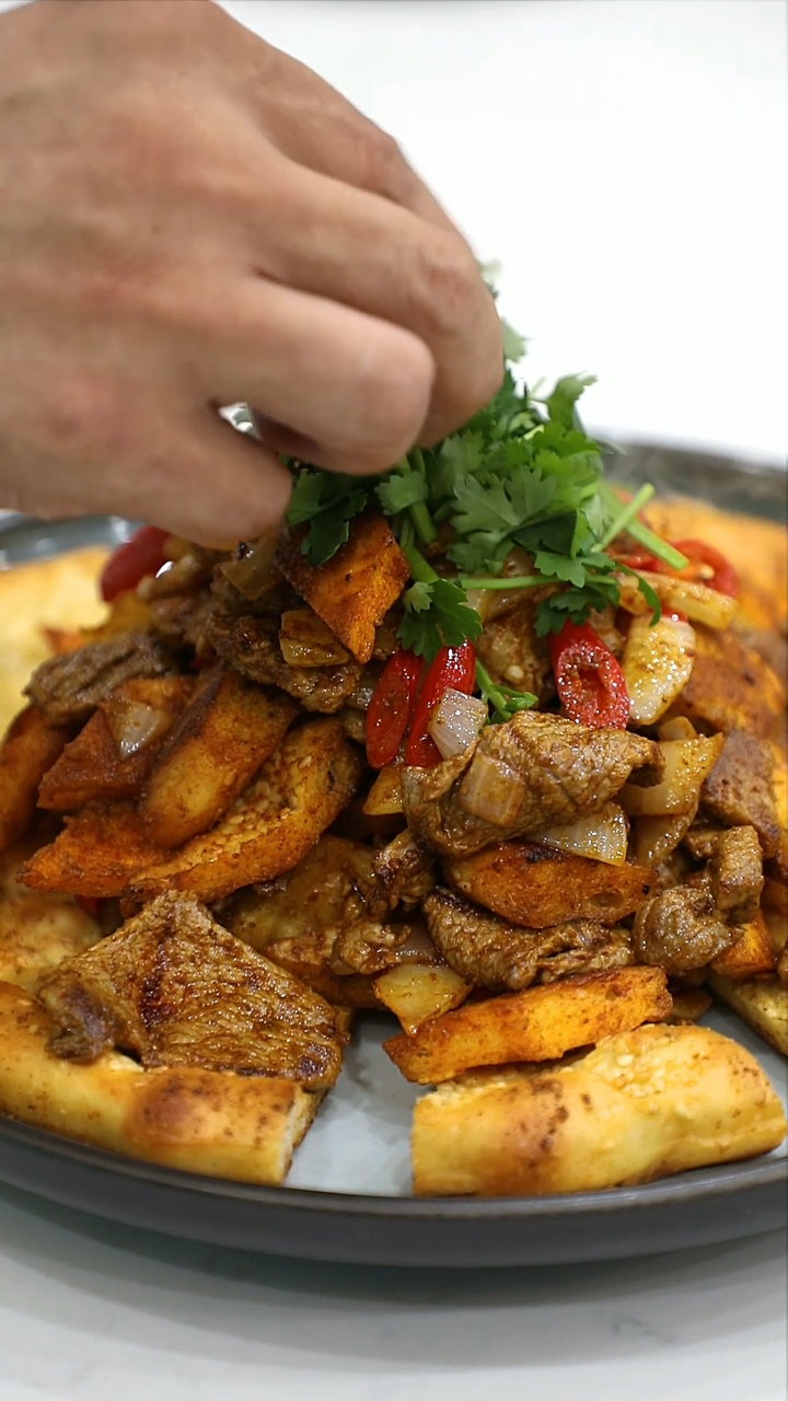 羊肉怎么做才好吃大厨分享一道风味羊肉炒馕丁