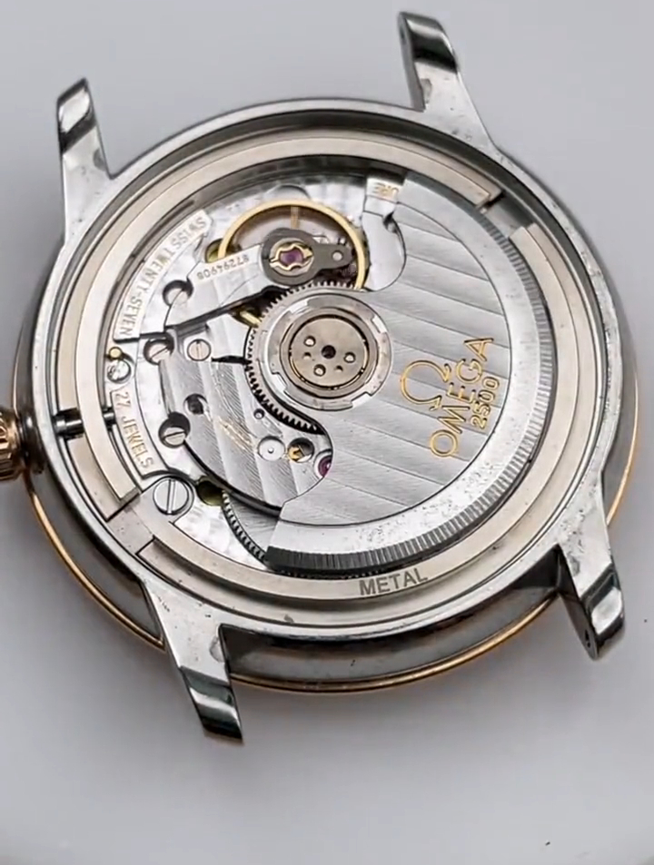 保养一块欧米茄手表