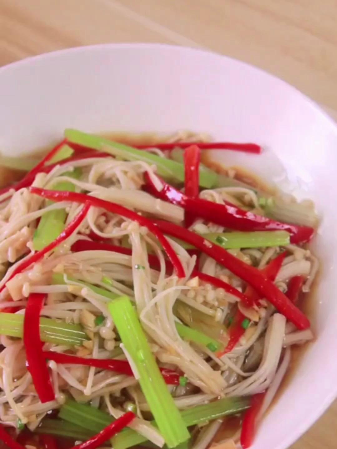 美味凉拌金针菇 适合夏天吃 做法简单