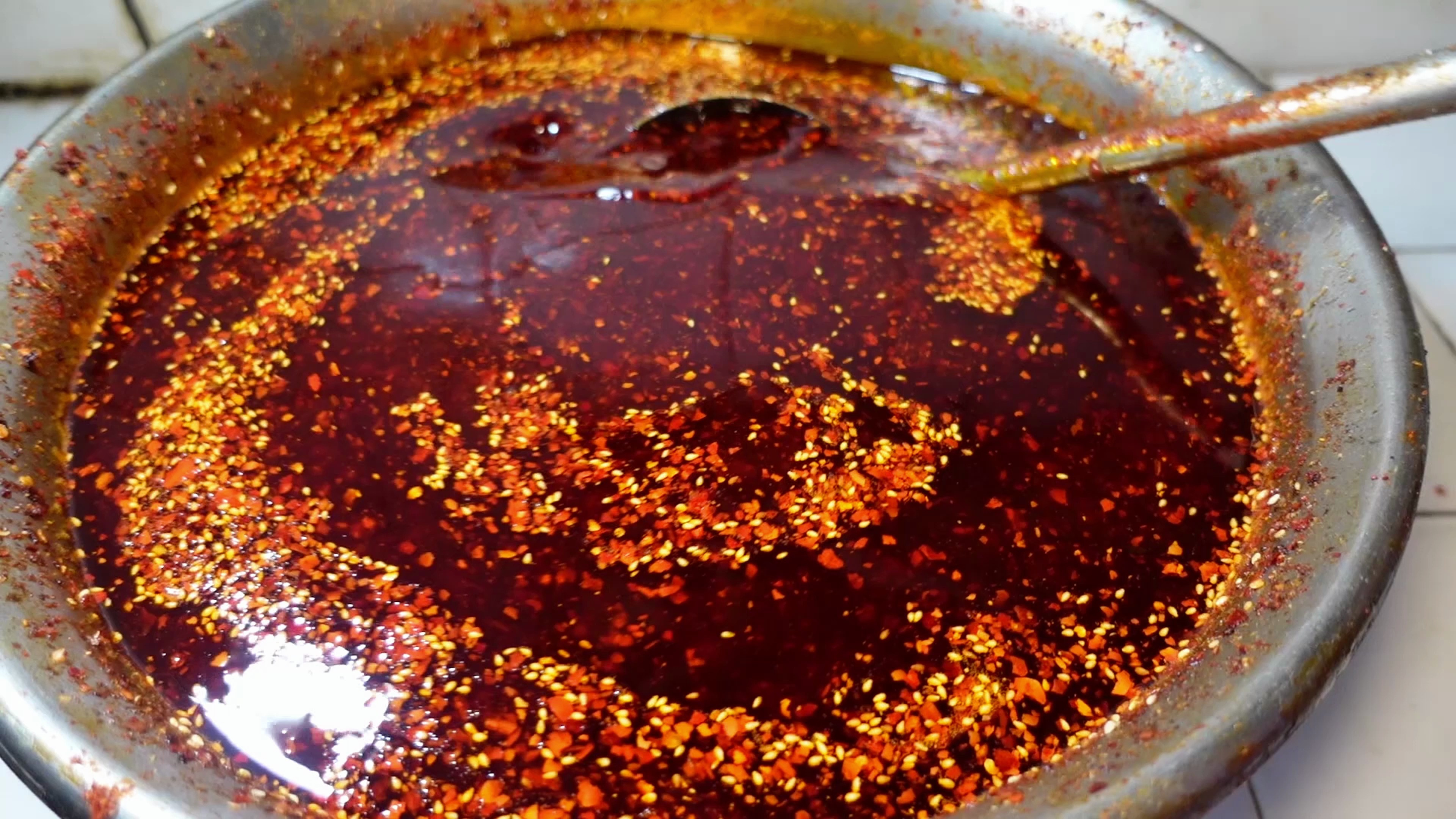 濮阳20年卷凉皮,手工全过程,一张皮卷半斤凉菜,顾客都找家里吃