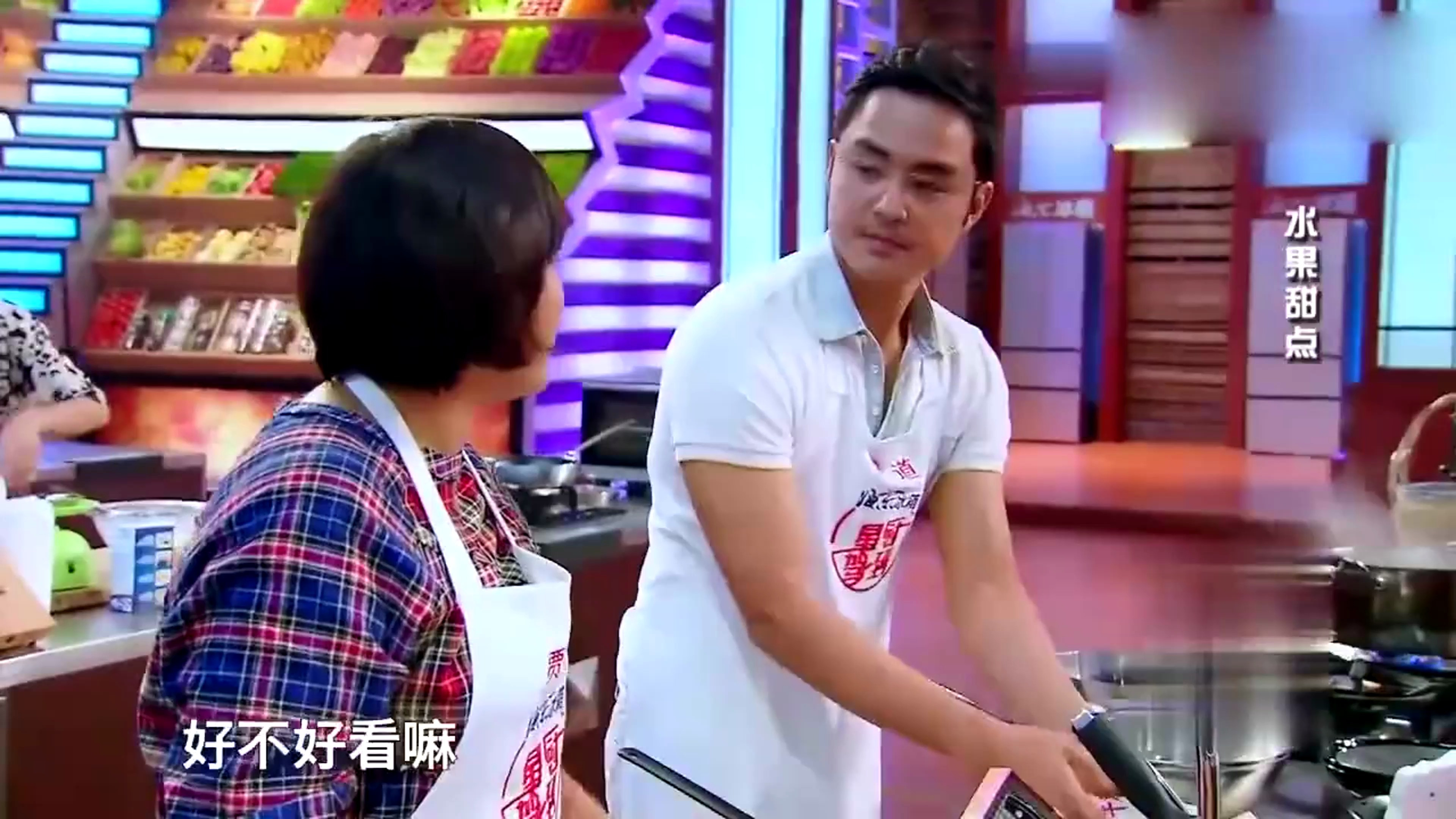 贾玲做蛋糕做成烤馕,实在太有才了,都不敢拿出来见人|星厨