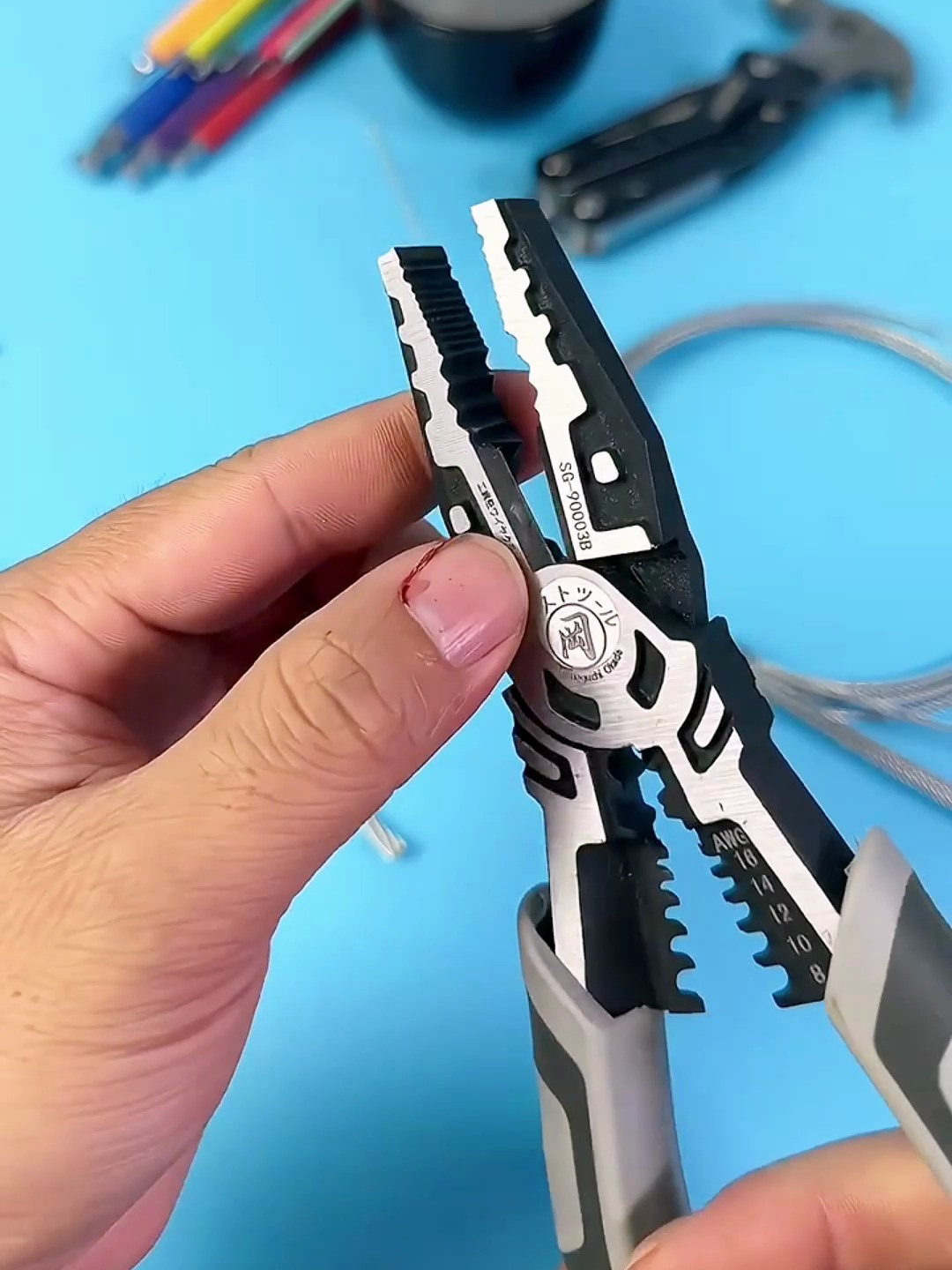 多功能老虎钳,硬度高,一把顶多把,好用实用,你用过吗?