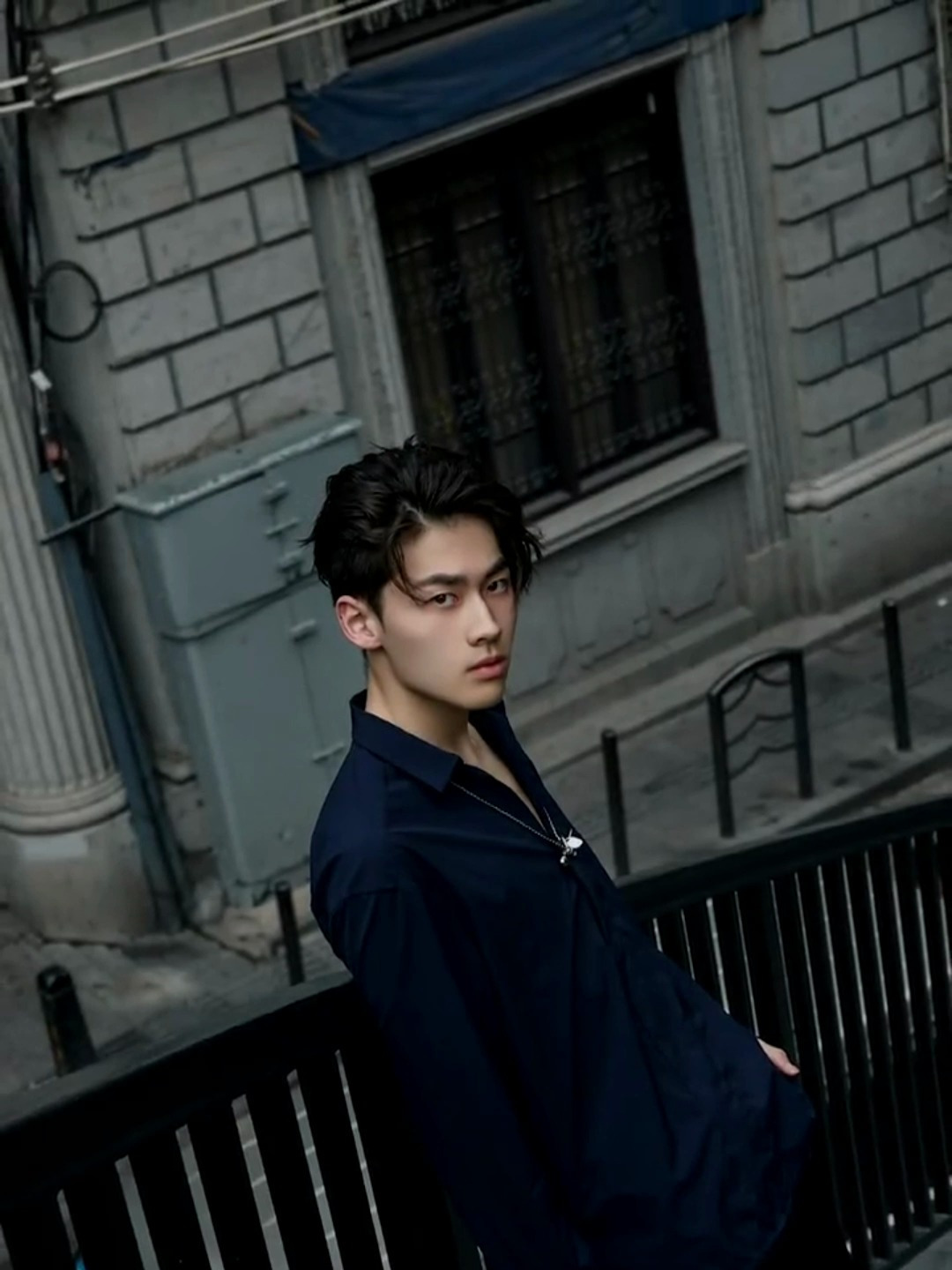 路边超市偶遇帅哥路人 真的太帅了