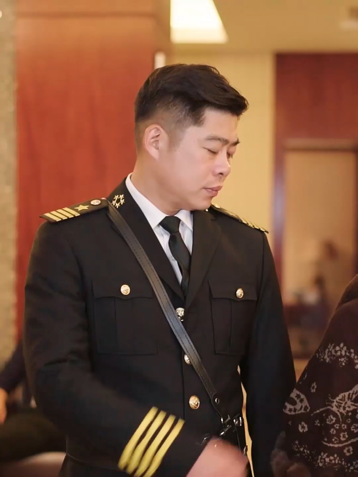 女总裁的贴身小保安:小保安爱上美女总裁,两人身份悬殊…… 48