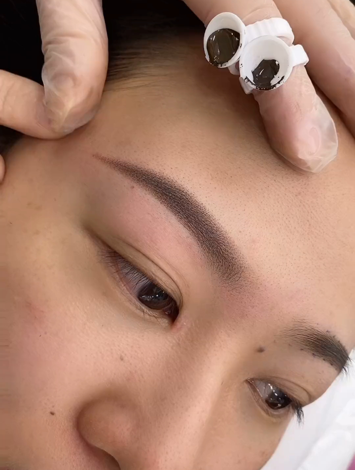 非常精致有型的一双雾眉,做完后,小姐妹整个人都高级了-度小视