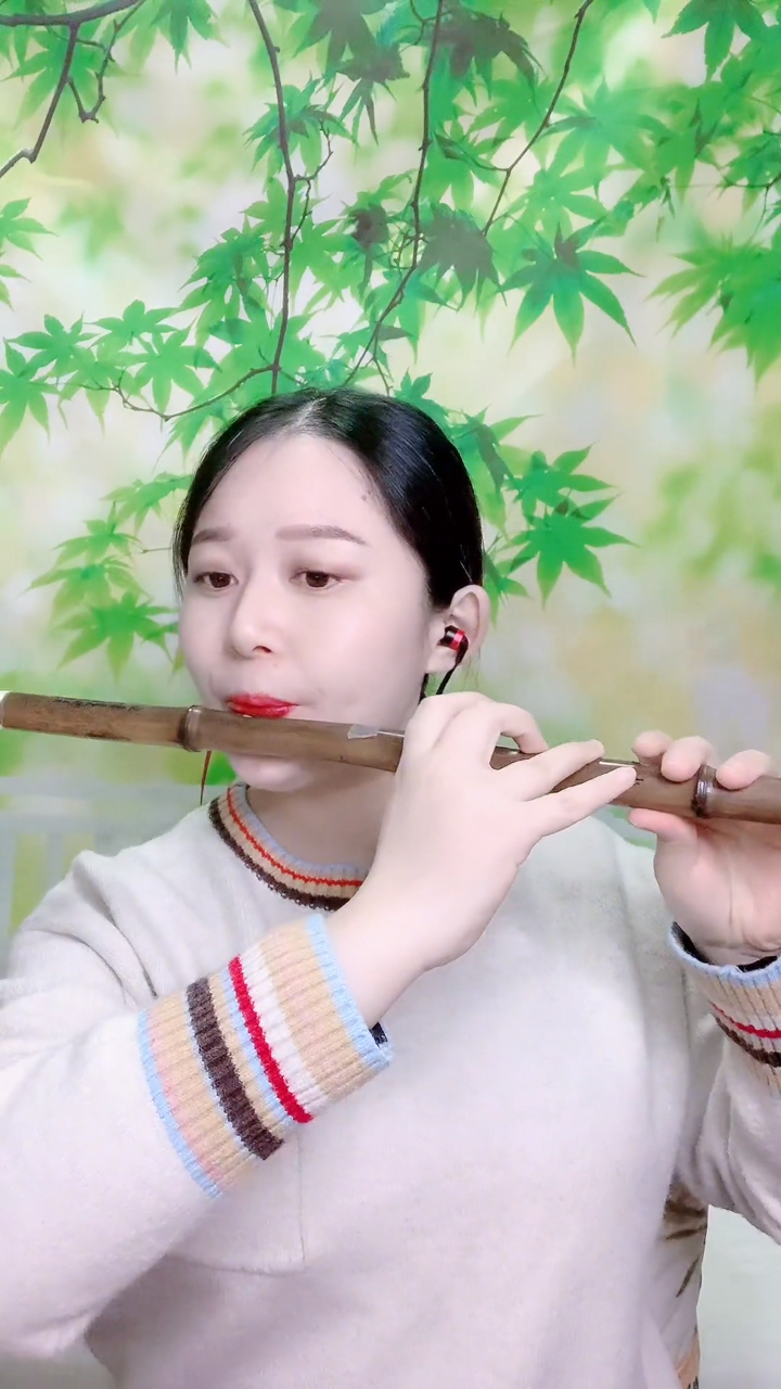 美女老师竹笛演奏《紫竹调的美》-度小视