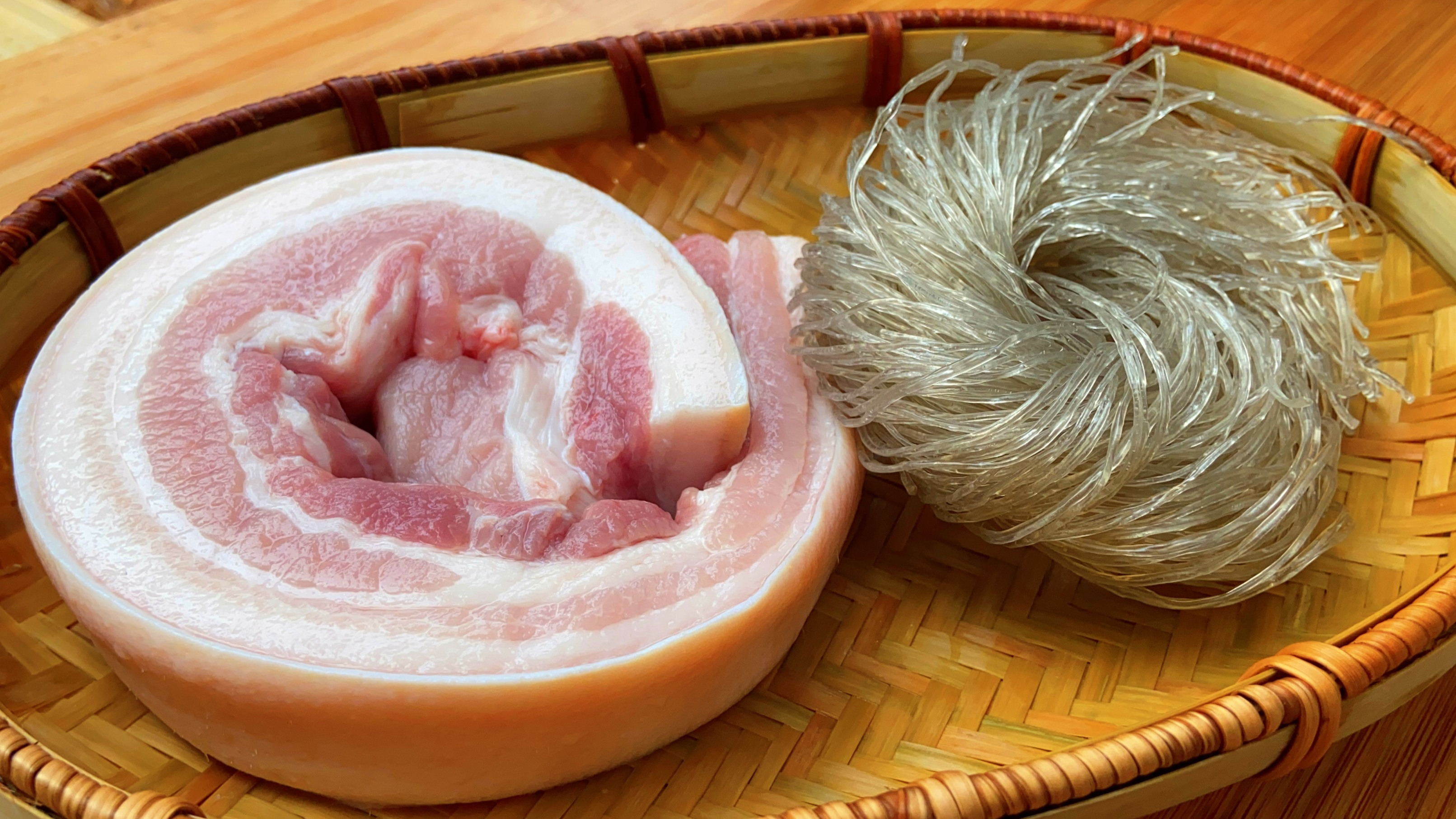 猪肉和粉条放一起,没想到这么好吃,原来之前第一步就错了,香