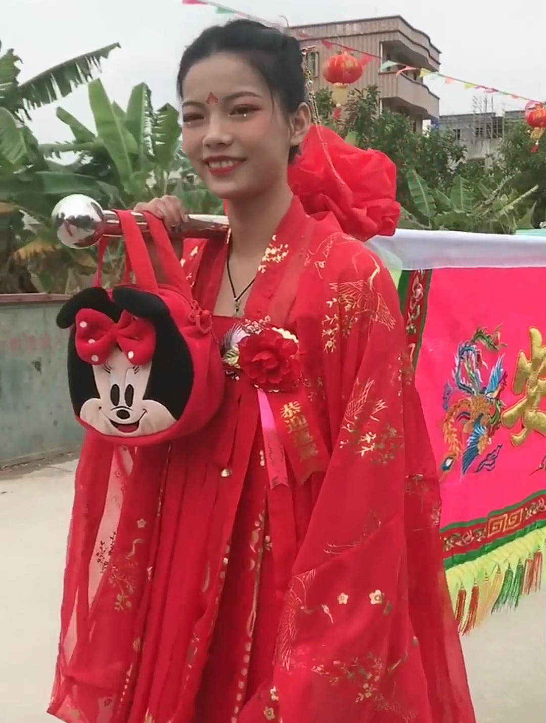 汕头市潮阳区西胪镇店后村镖旗美女,潮汕美女扛大旗!