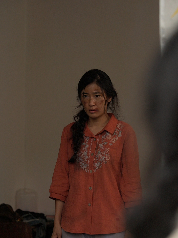 30岁的女人如此憔悴,竟是因丈夫长期的虐待所致!