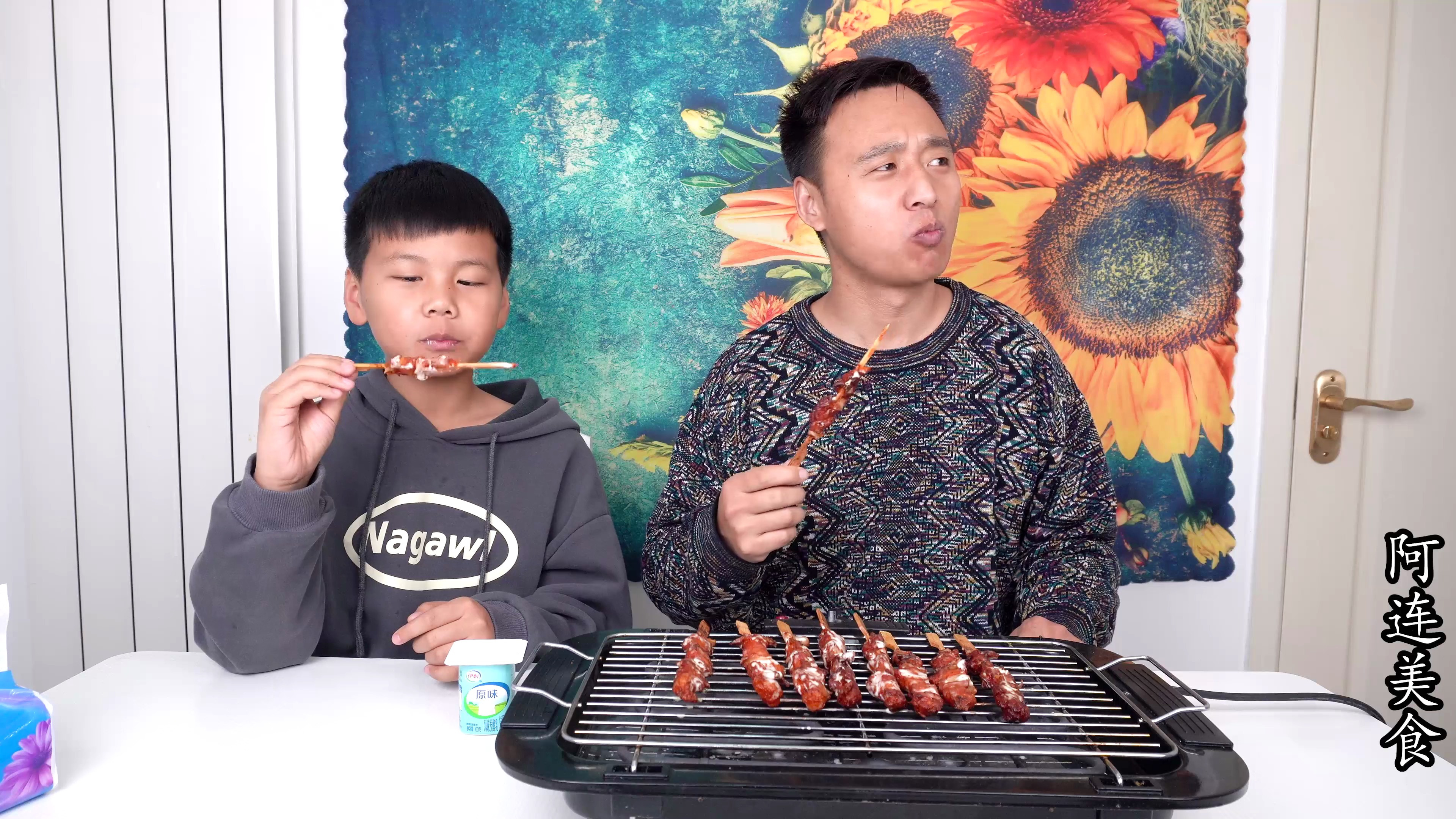 酸奶味的骨肉相连,儿子不敢第一个吃,吃完伸出大拇指