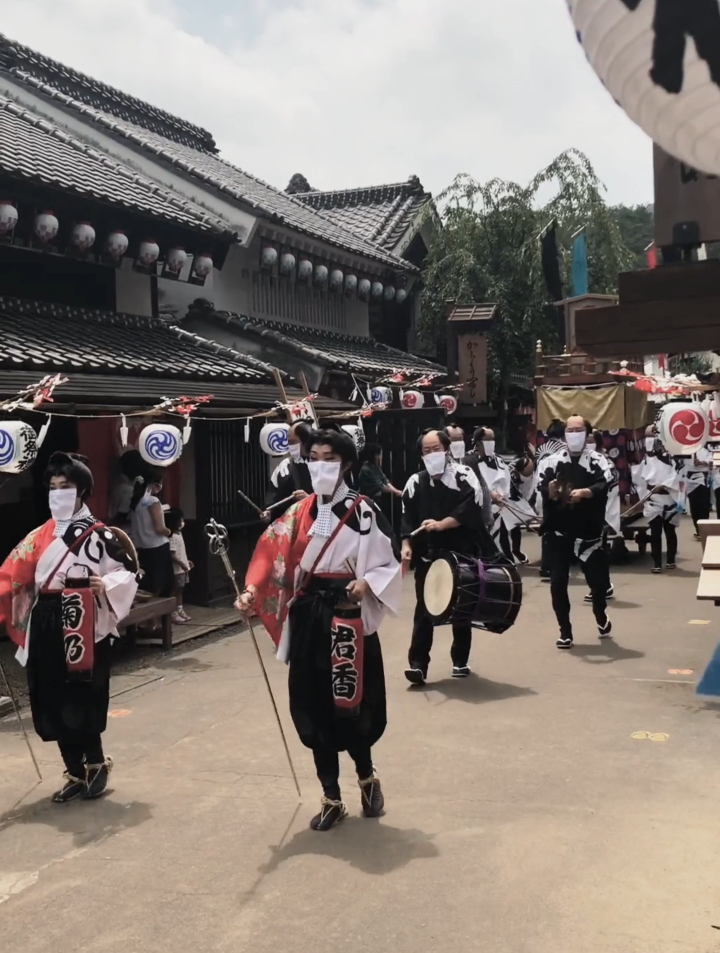 关于日本花魁太夫,其实日本的花魁有一个特别的名字,叫作太夫