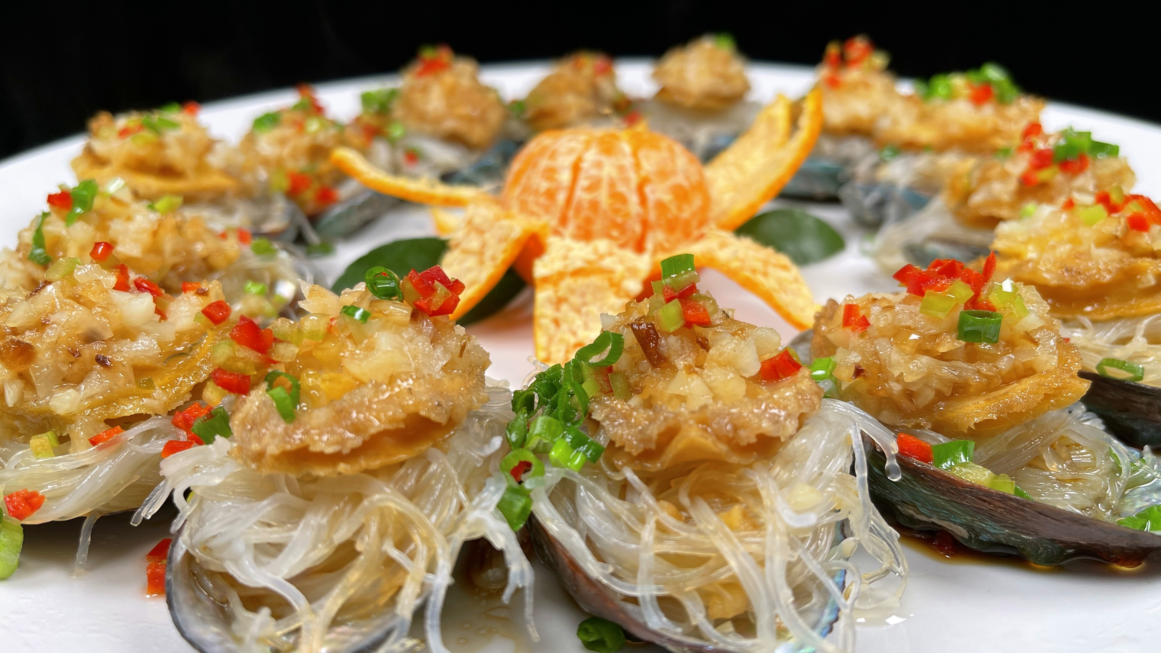 鲍鱼怎么做才好吃呢？厨师长教你正确方法，鲜香嫩滑，一盘不够吃