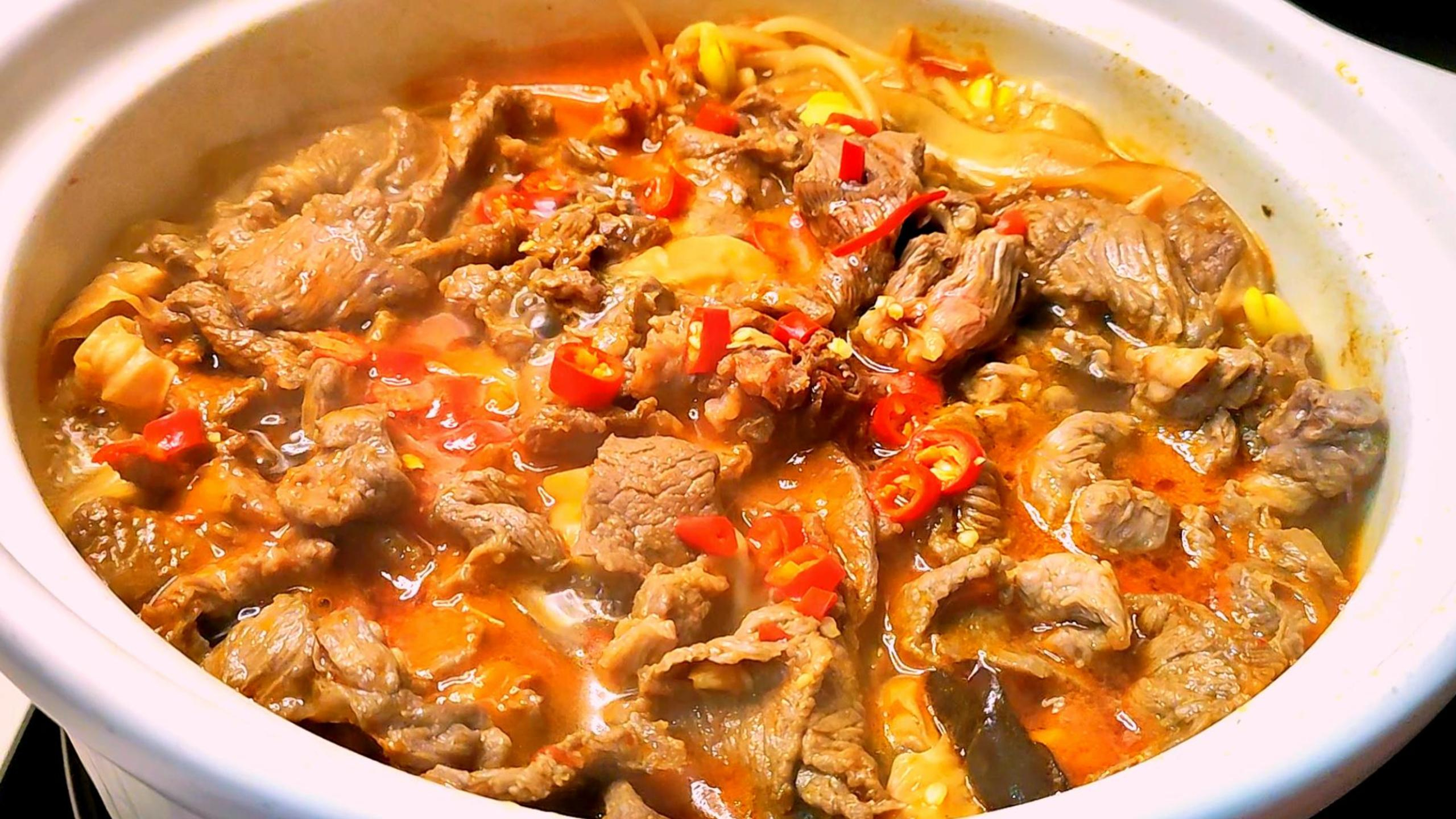 香气扑鼻,看着就有食欲的黄豆芽牛肉煲