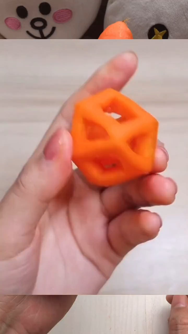 听说最近流行雕刻胡萝卜玲珑球