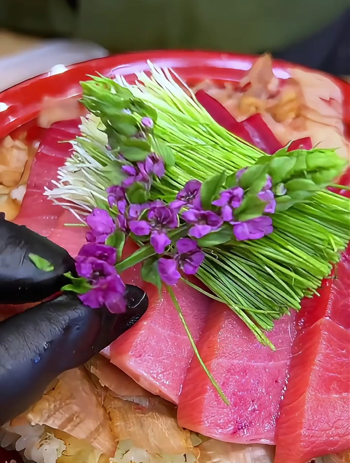 走进厨房:金枪鱼木鱼花山葵盖饭的完美制作秘籍
