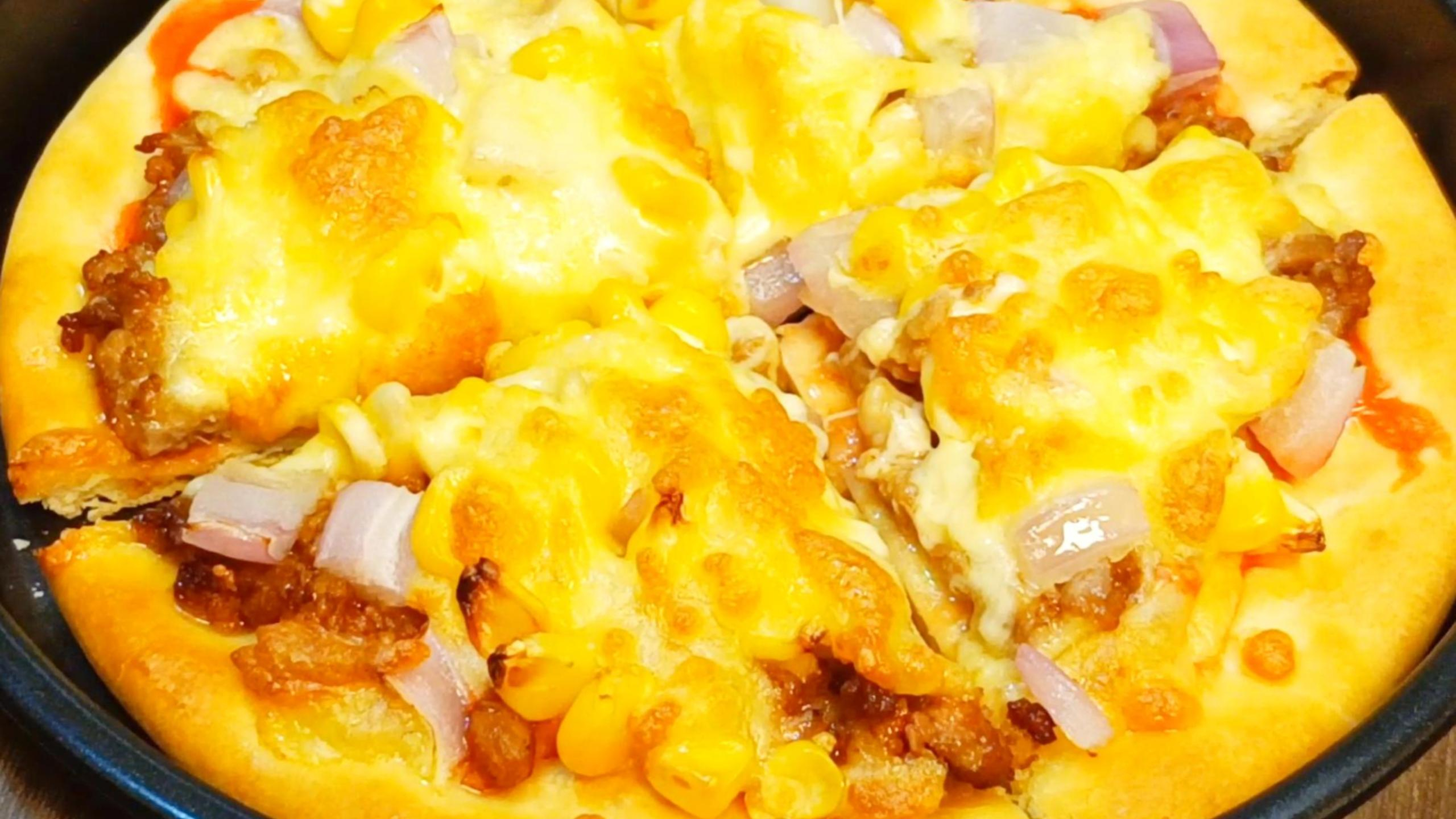 教你经典猪肉馅披萨,吃起来香软酥脆!