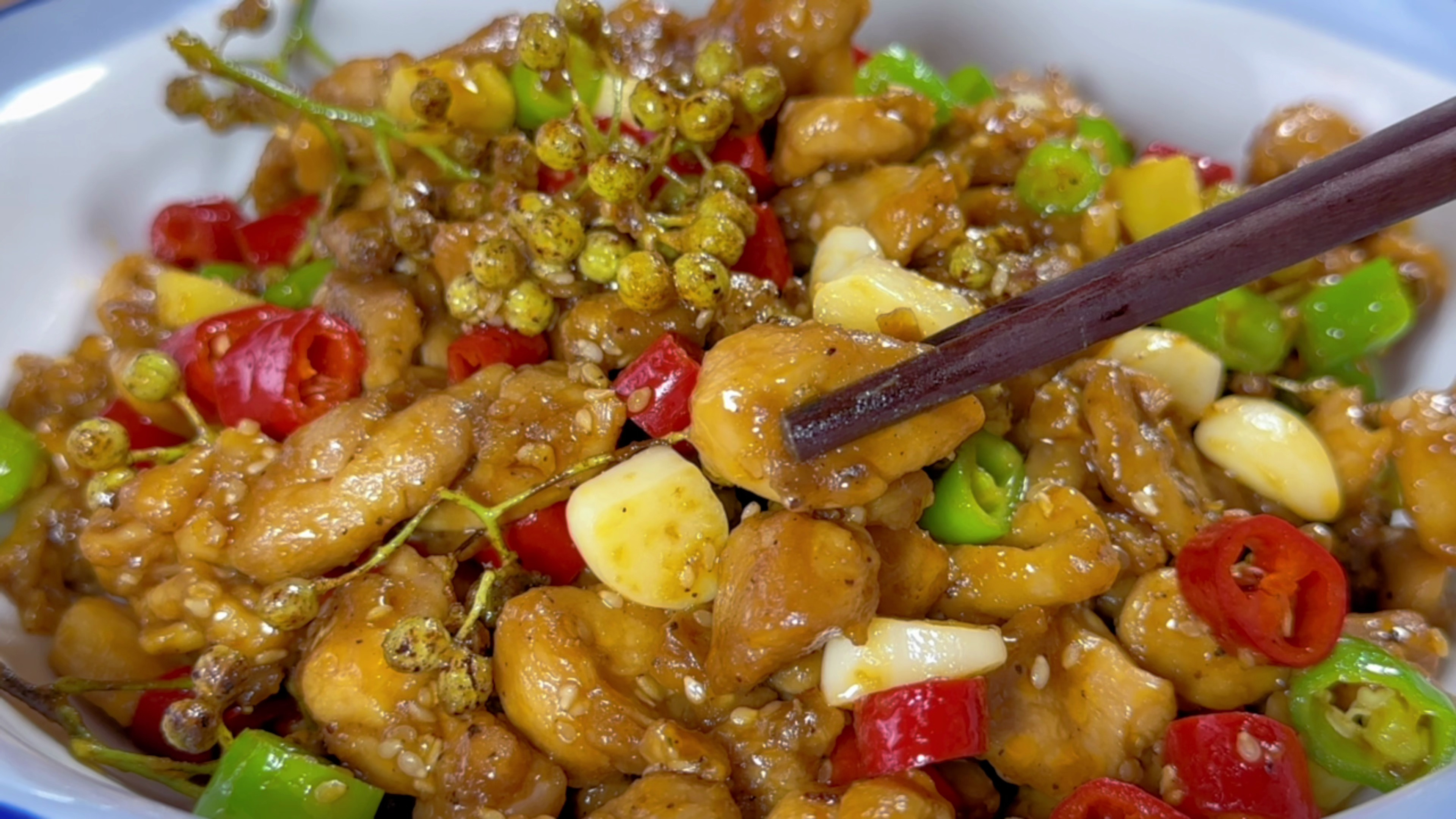 秋天了要多吃鸡腿,自从学会这个新做法,两天不吃就嘴馋,真下饭