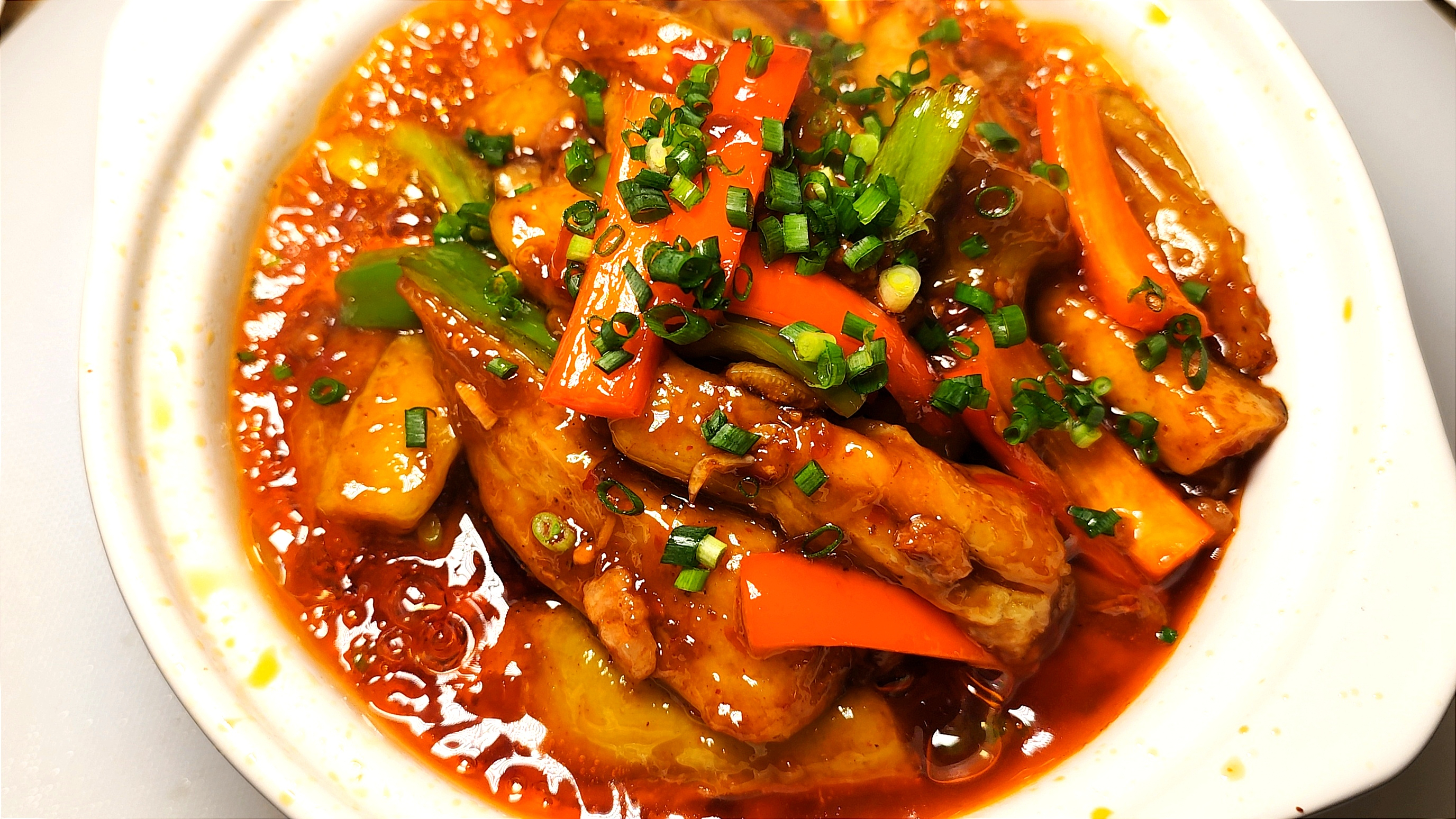 班长教大家做的这道四川名菜:鱼香茄子煲,美味又下饭