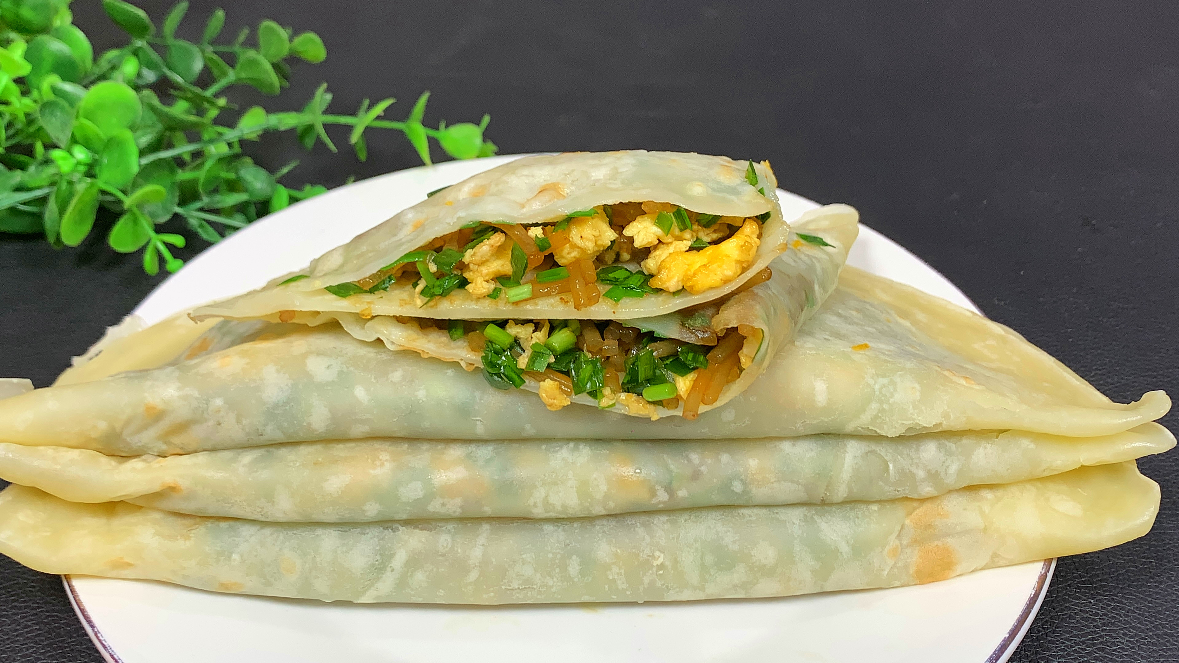 韭菜盒子简单做法,不用擀面,皮薄馅多,鲜香入味,真解馋