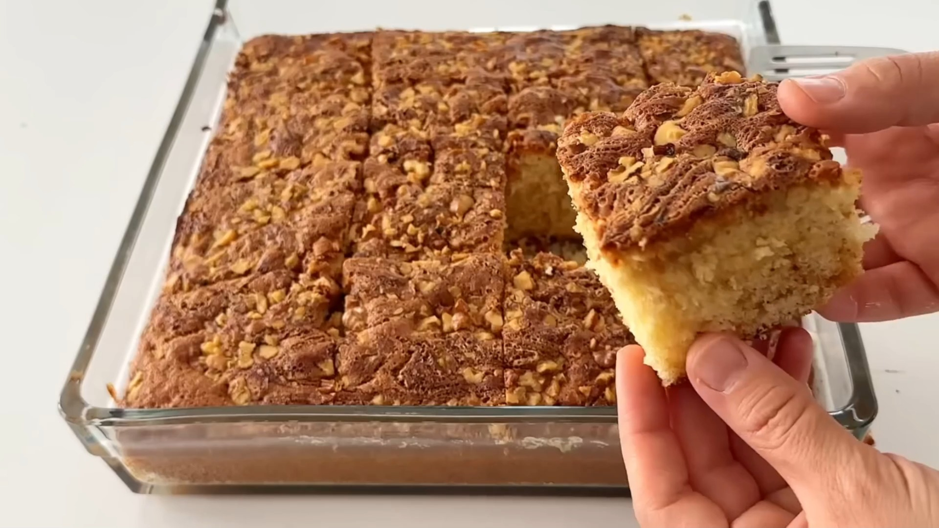 核桃蛋糕!我已经这样做了20年了,你会对这个蛋糕食谱感到惊讶