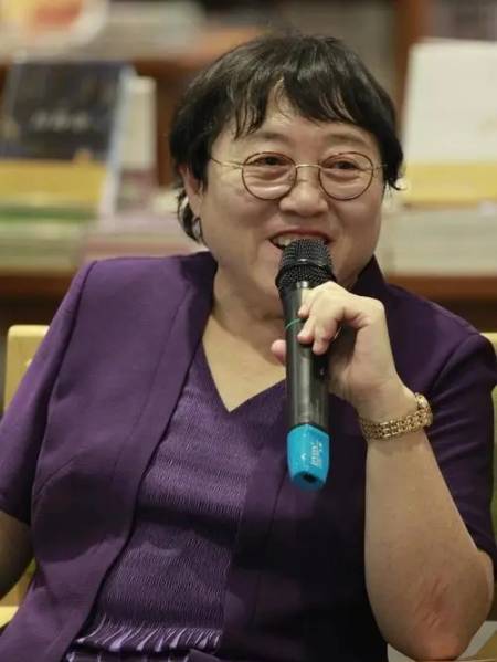 王小波痛苦离世妻子却恋上女司机迅速开启了一段新恋情