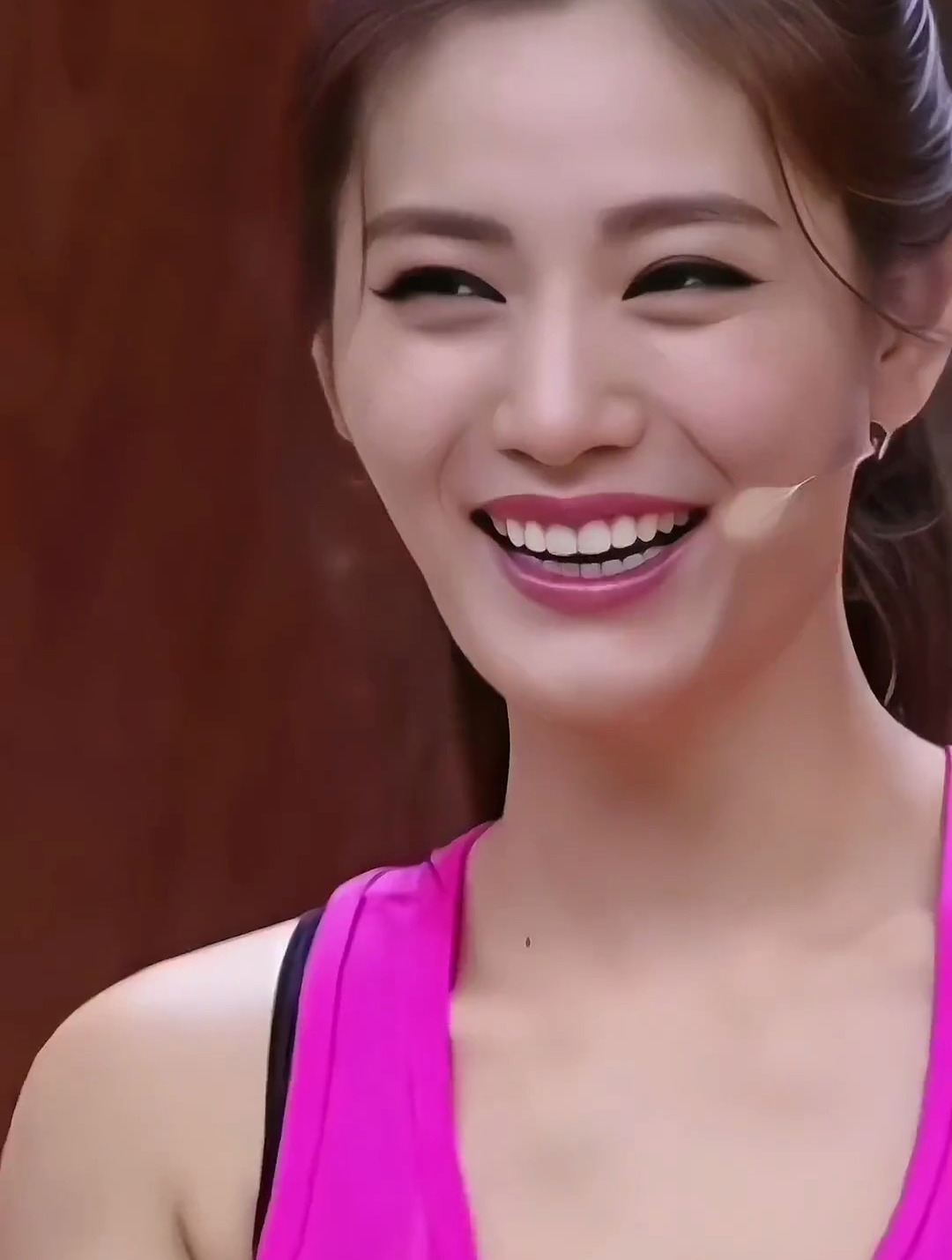 这样美丽又可爱的林珍娜谁能拒绝呢