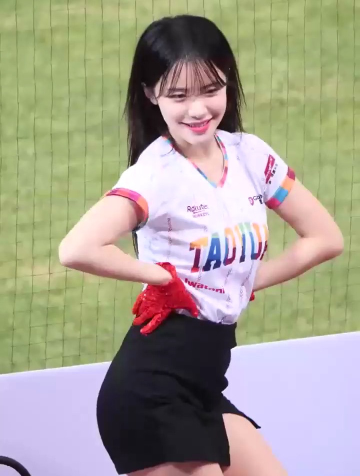 啦啦队美女 李多惠