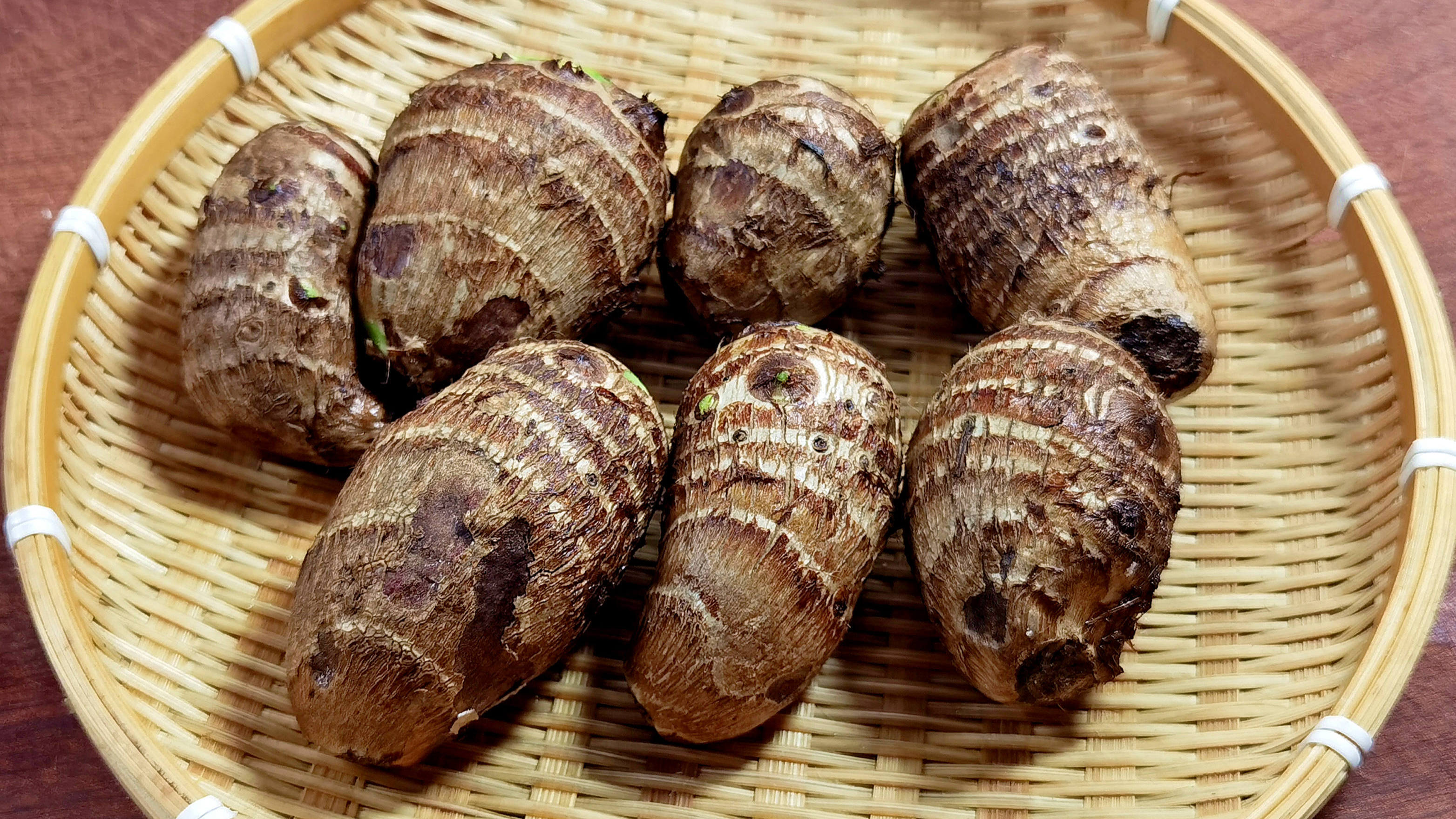 芋头大量上市,教你个特色做法,鲜香美味,营养解馋,全家都爱吃