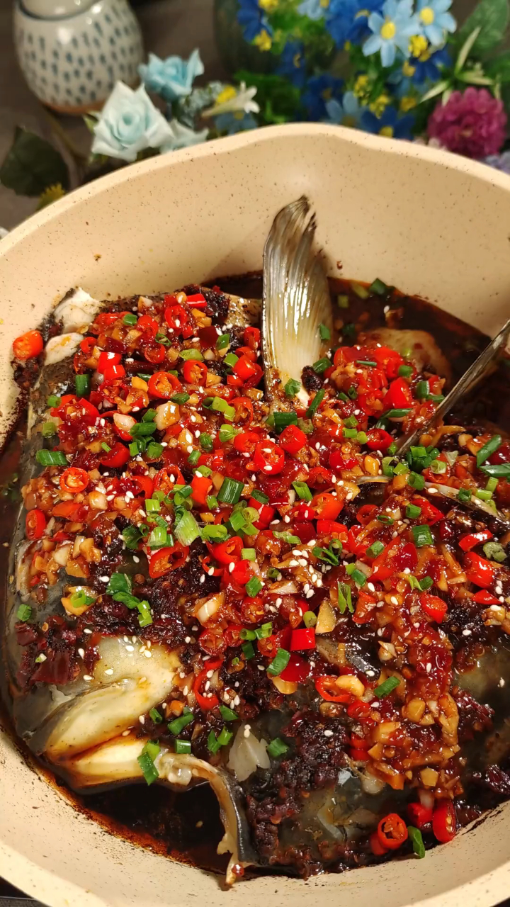 原来做麻辣鱼头这么简单在家里也能做出饭店的味道