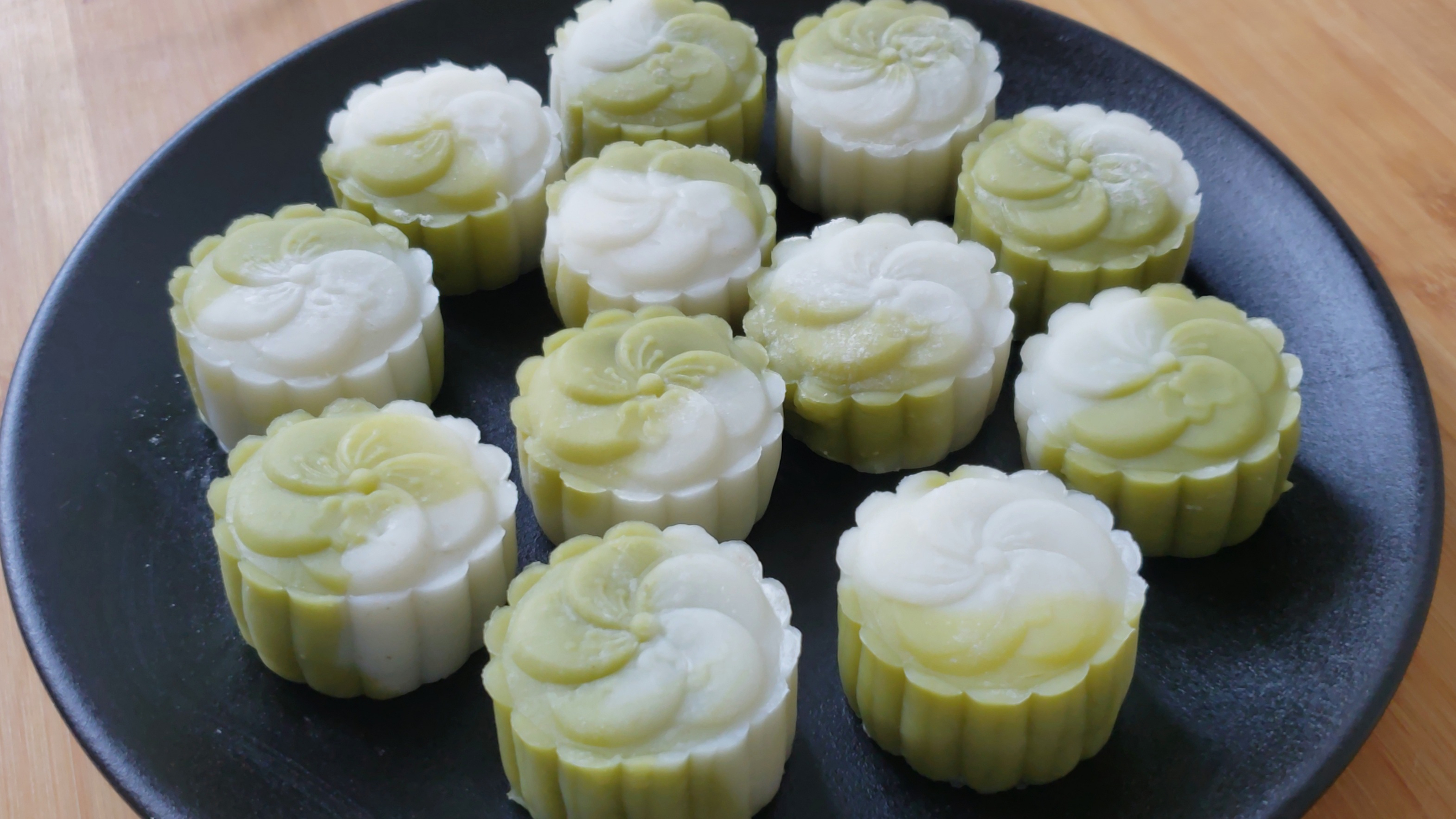 这才是不用烤箱做出来最好吃的月饼,香甜美味又简单,比买的划算