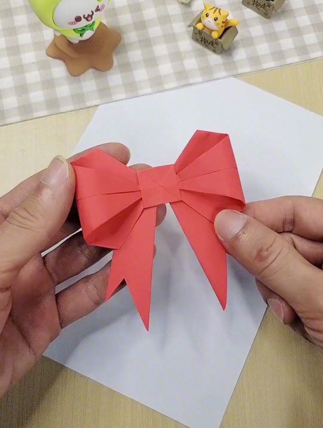 漂亮又简单的蝴蝶结折纸教程,贴哪哪好看