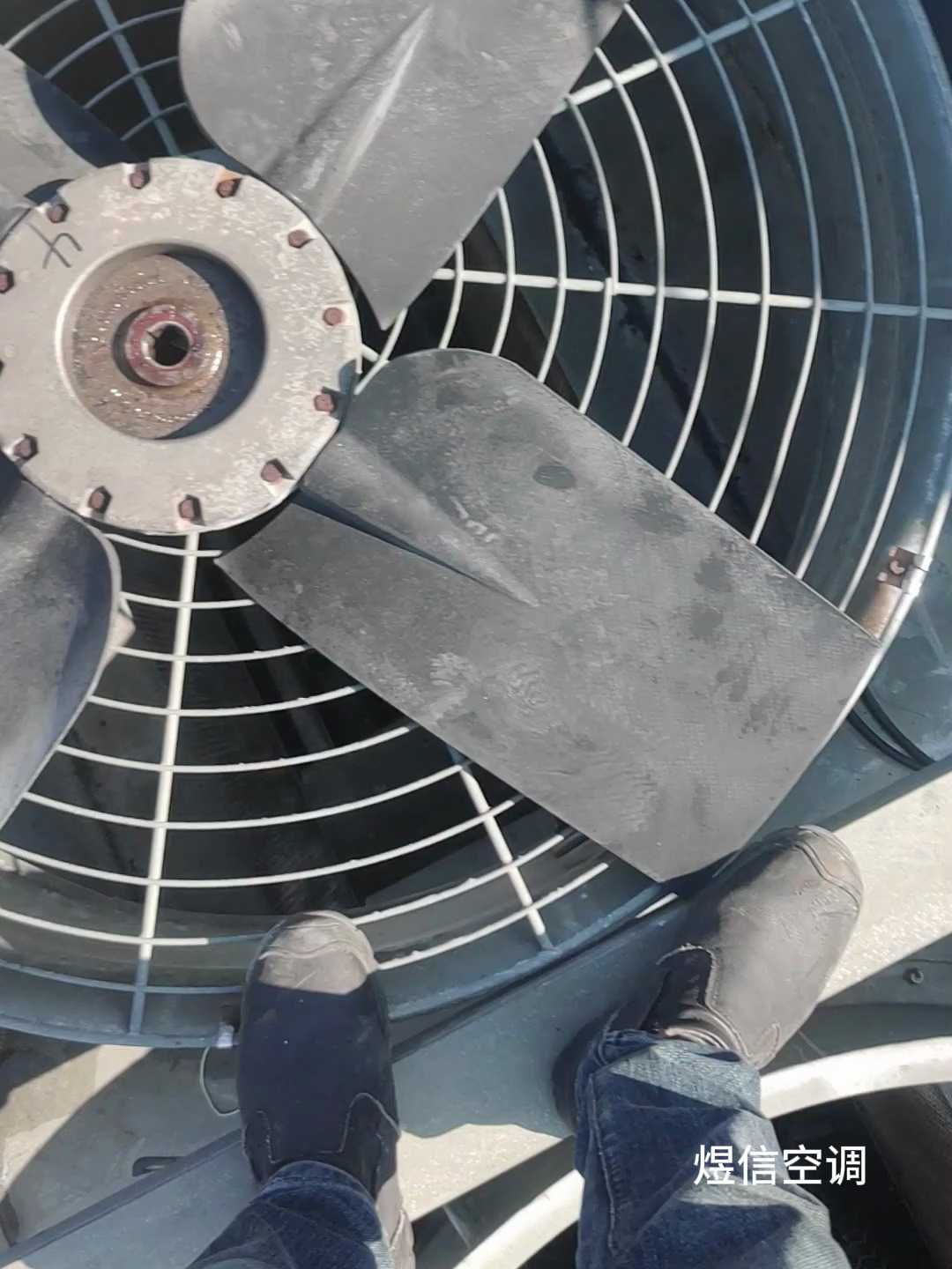 冷却塔更换风机轴承