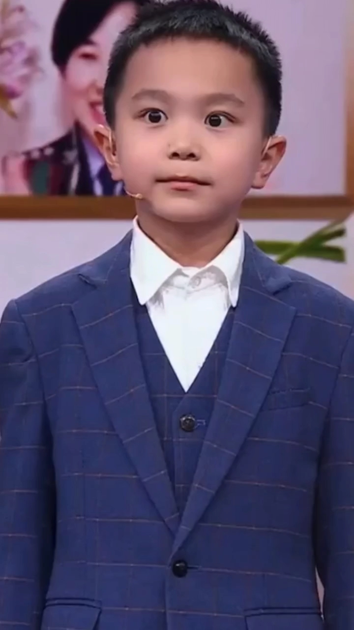 长大的"诗词小王子"王恒屹回来了,现场诗词挑战百人团大获全胜-度小视