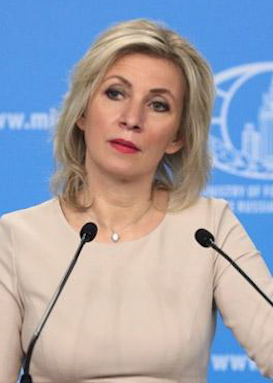 俄大使馆讽刺漫画引马克龙不满扎哈罗娃请照单全收