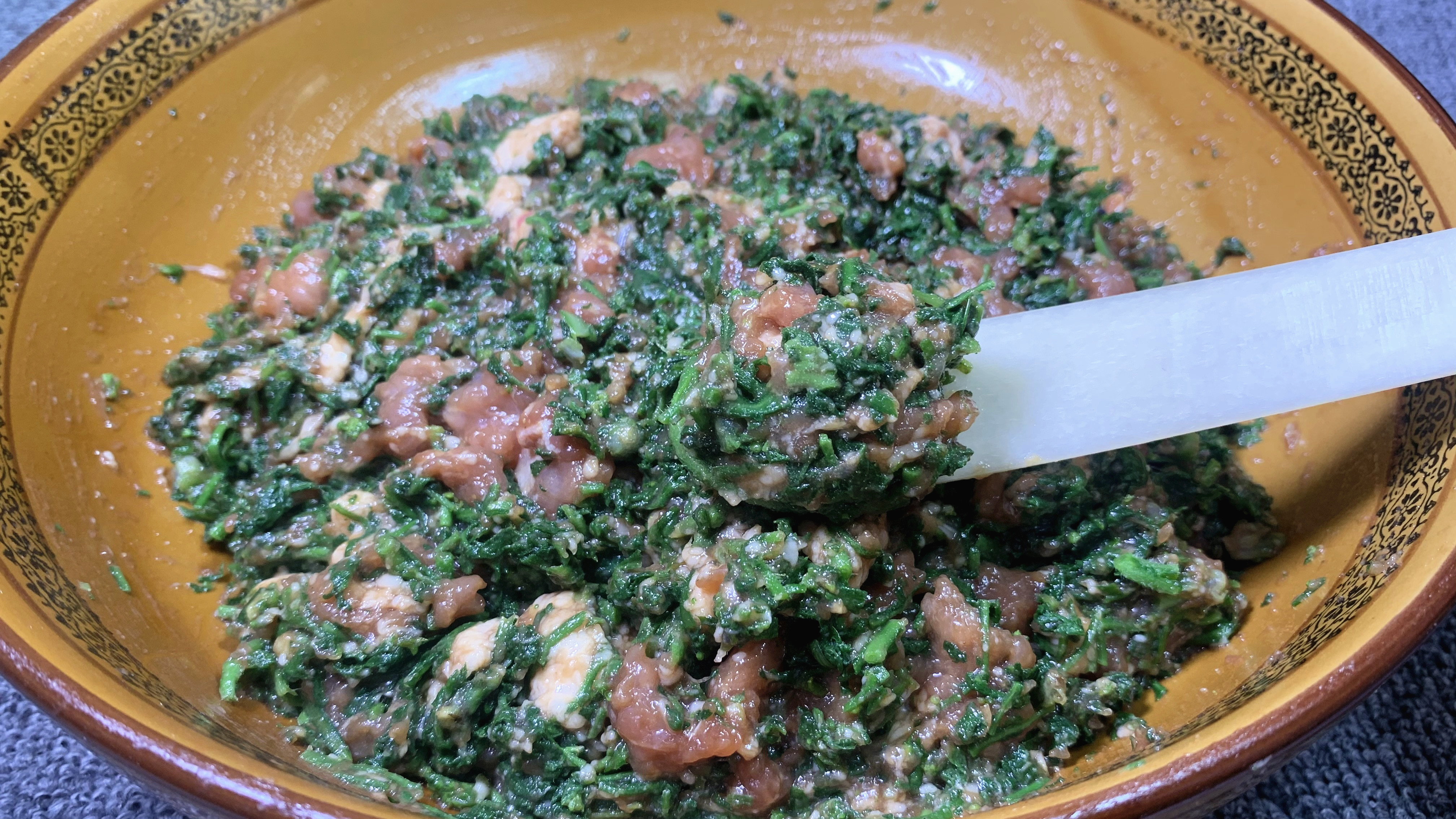 调荠菜饺子馅,切记不要放一大堆调料,好吃做法教会你,鲜香入味