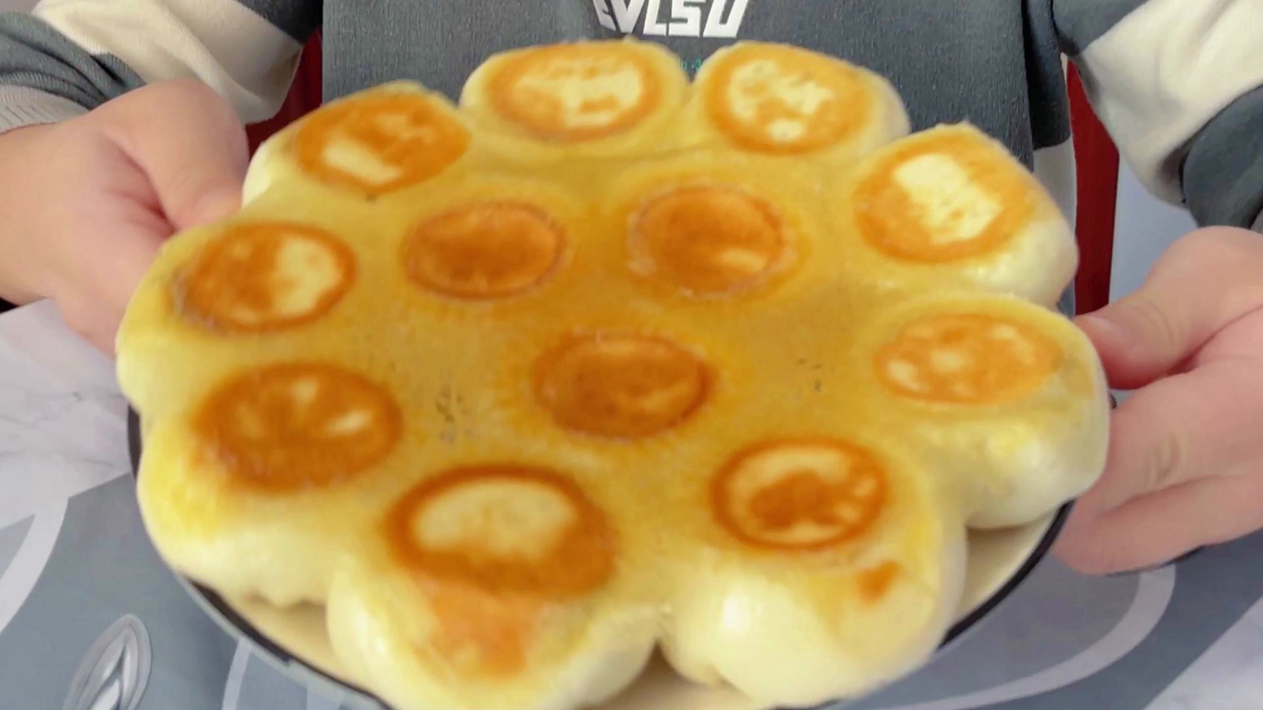 大鱼大肉吃腻了，试试这个粉条豆腐水煎包，蓬松暄软而且焦香酥脆