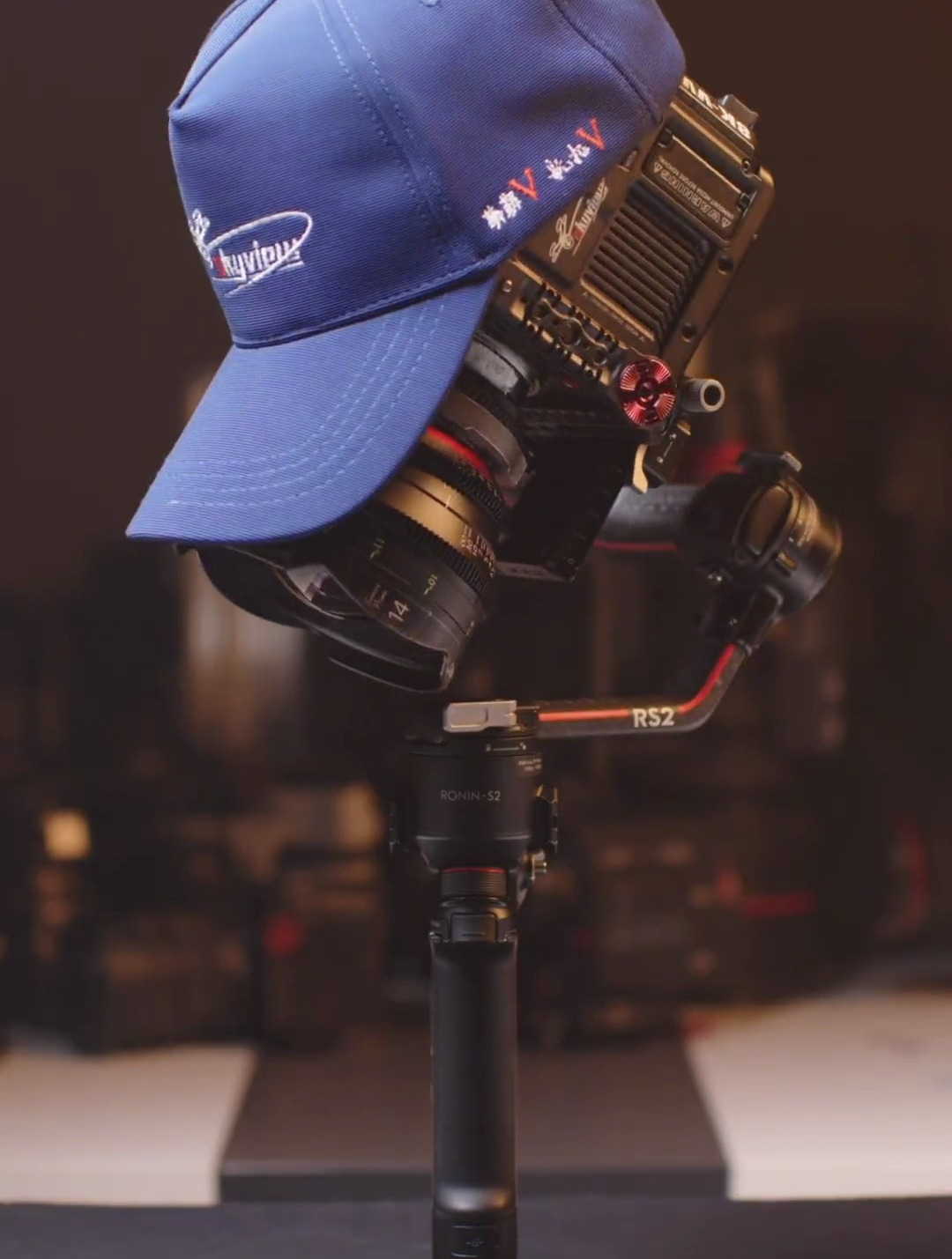 科幻片:头上长摄像头的男人 摄影 头上长摄像头的男人-度小视