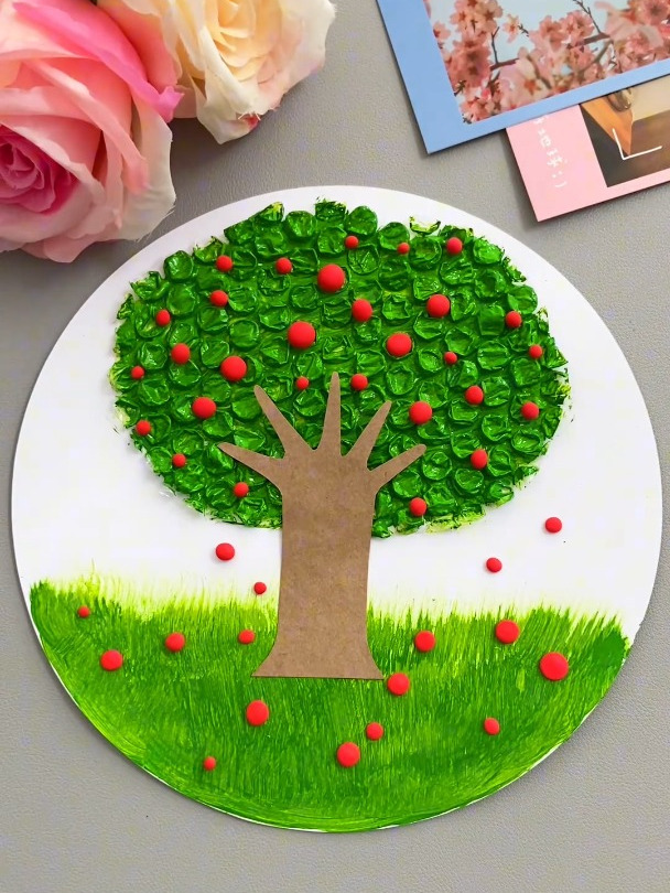 快递的包裹袋不要丢,教小朋友几步就可以做成好看的大树手工!