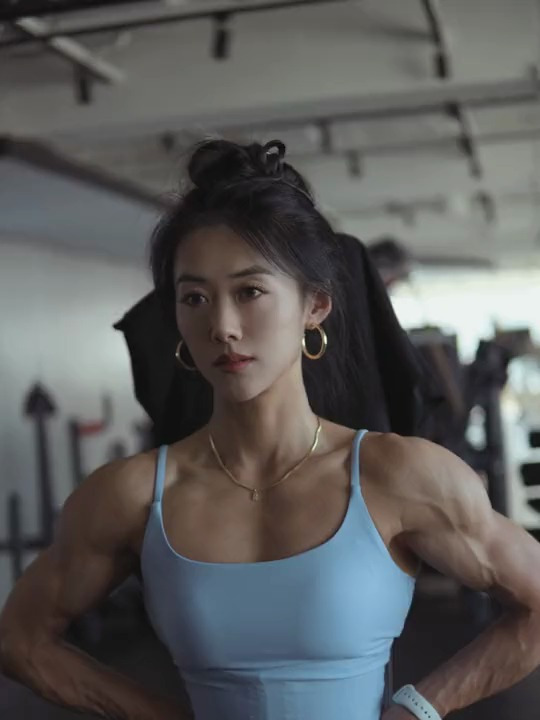 肌肉感爆棚的美女,你们喜欢吗