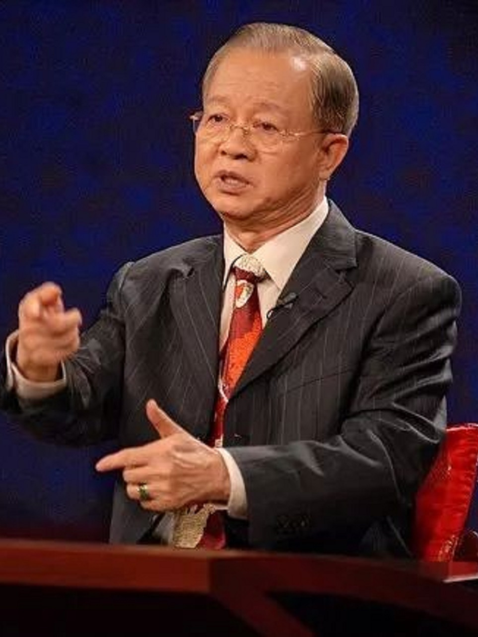 人为什么需肉体?肉体只是一工具,曾仕强教授一语道破-度小视