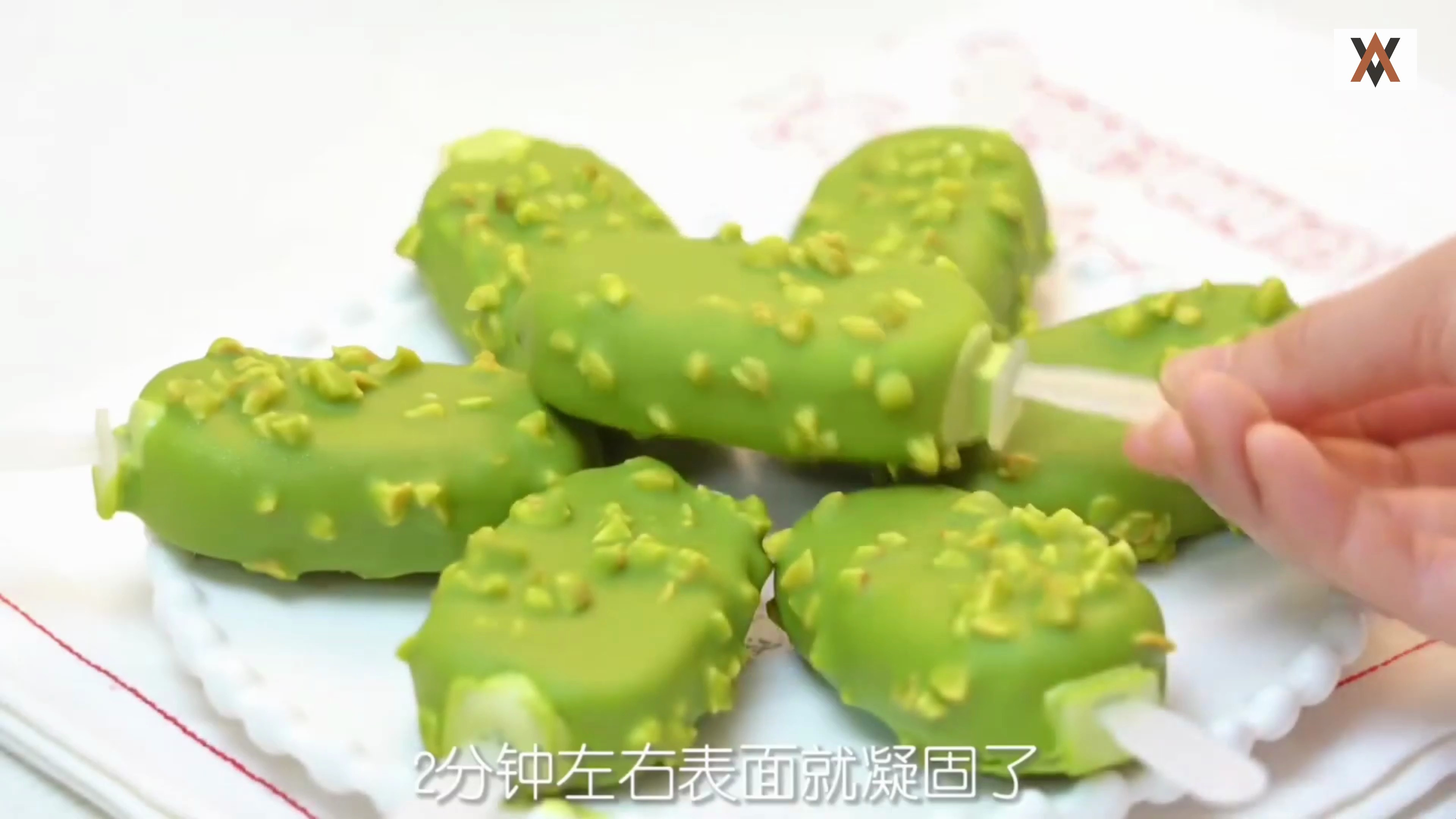 宅家自己做无冰渣的「抹茶芝士脆皮雪糕」