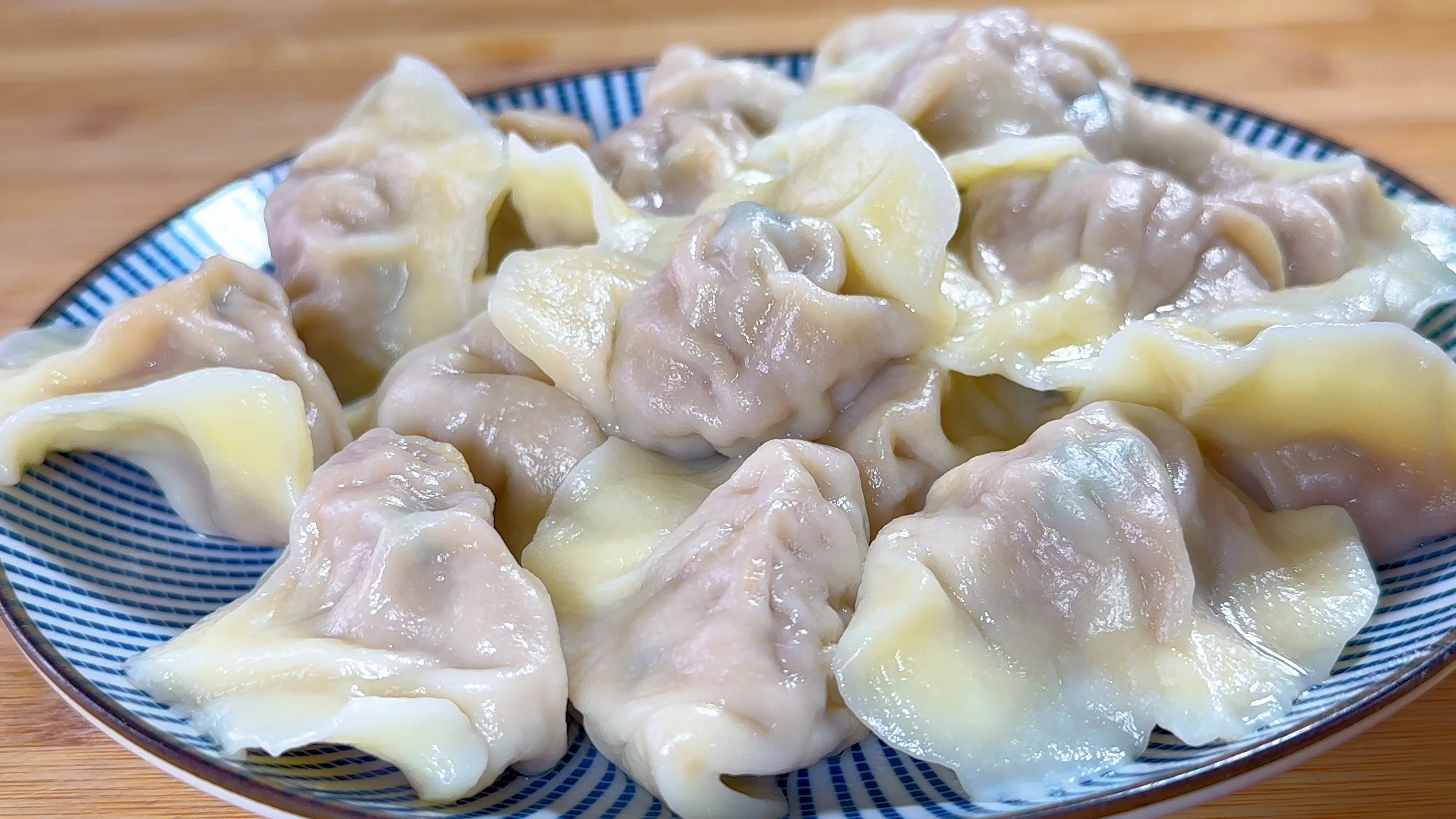 秋季的莲藕赛人参,一定常给家人多吃这馅饺子,脆嫩多汁,太香了