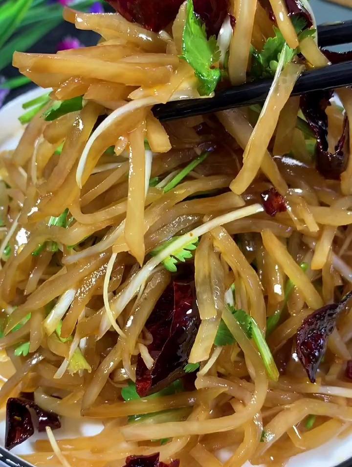 这个芥菜疙瘩是不是大东北特产,喝粥必备,超级好吃!