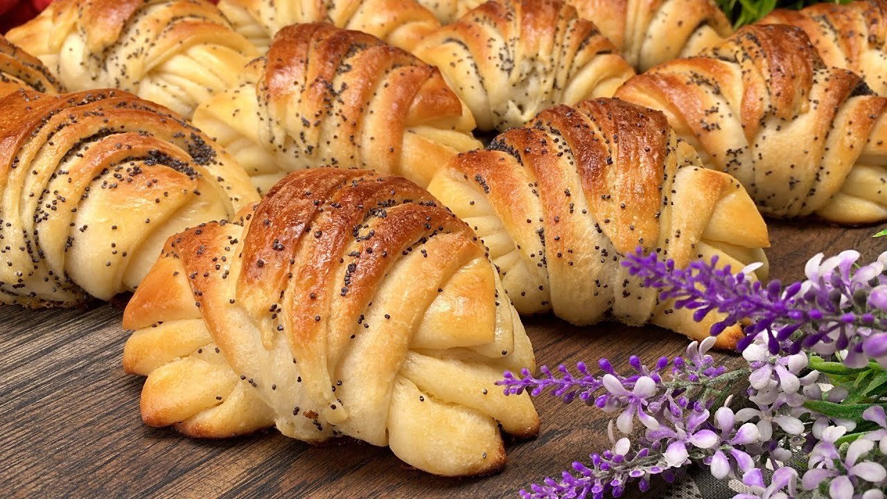 做面包太简单了,这个食谱是邻居教我的,非常容易快捷的牛角面包